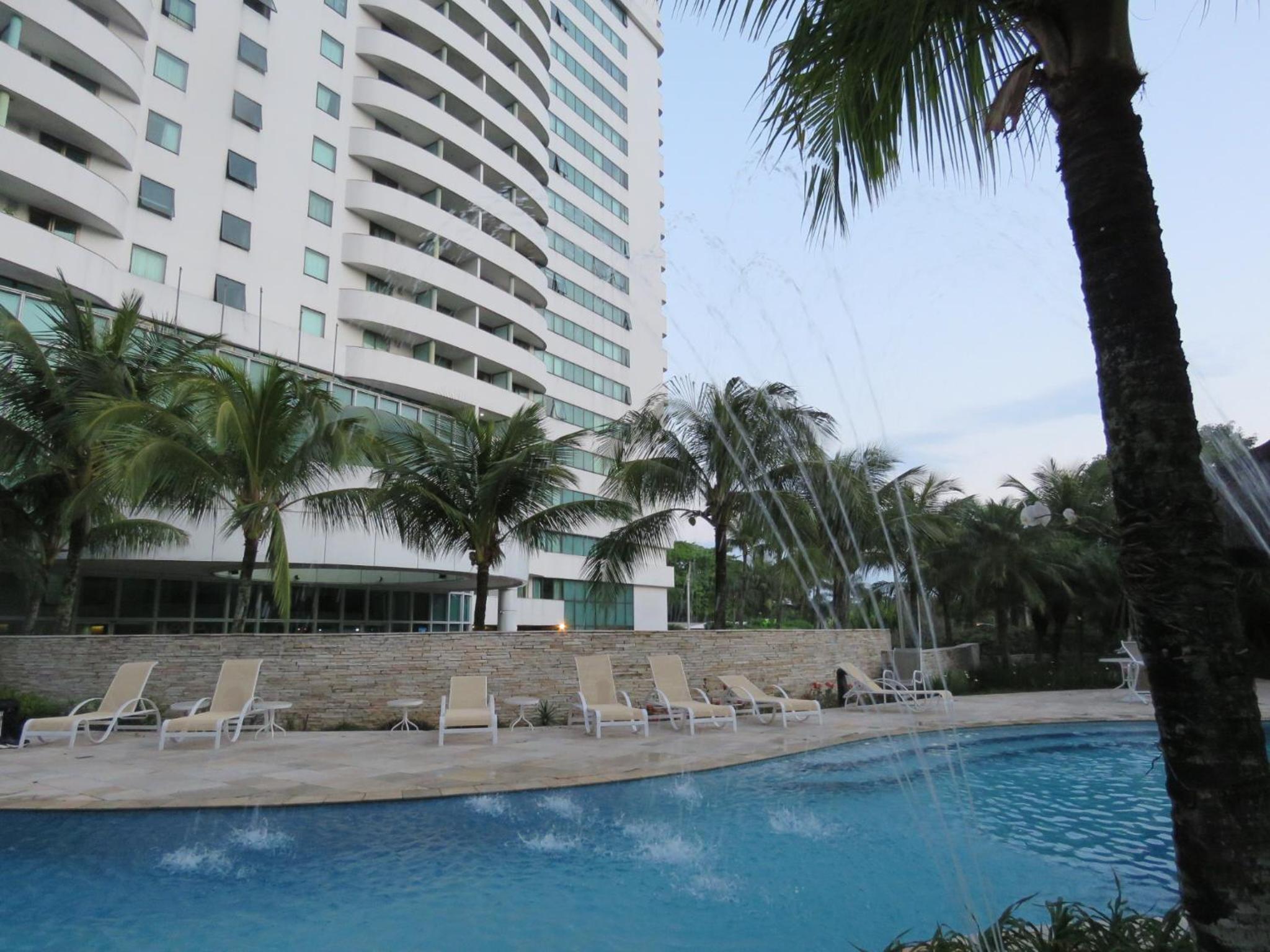 Barra Prime Flats, Ed Mediterrâneo, wi-fi 400Mb, balsa pra praia grátis, ar condicionado novo!