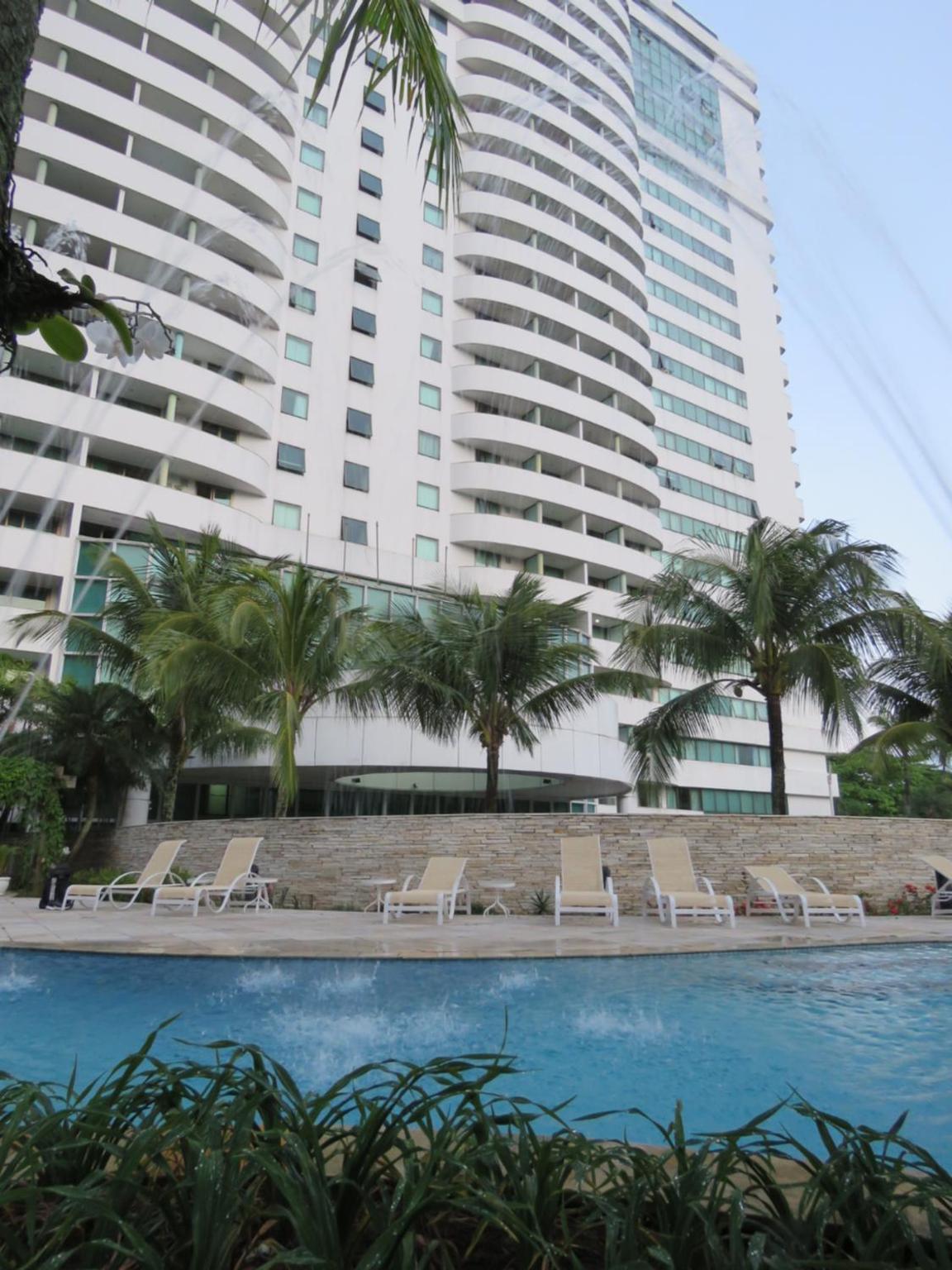 Barra Prime Flats, Ed Mediterrâneo, wi-fi 400Mb, balsa pra praia grátis, ar condicionado novo!