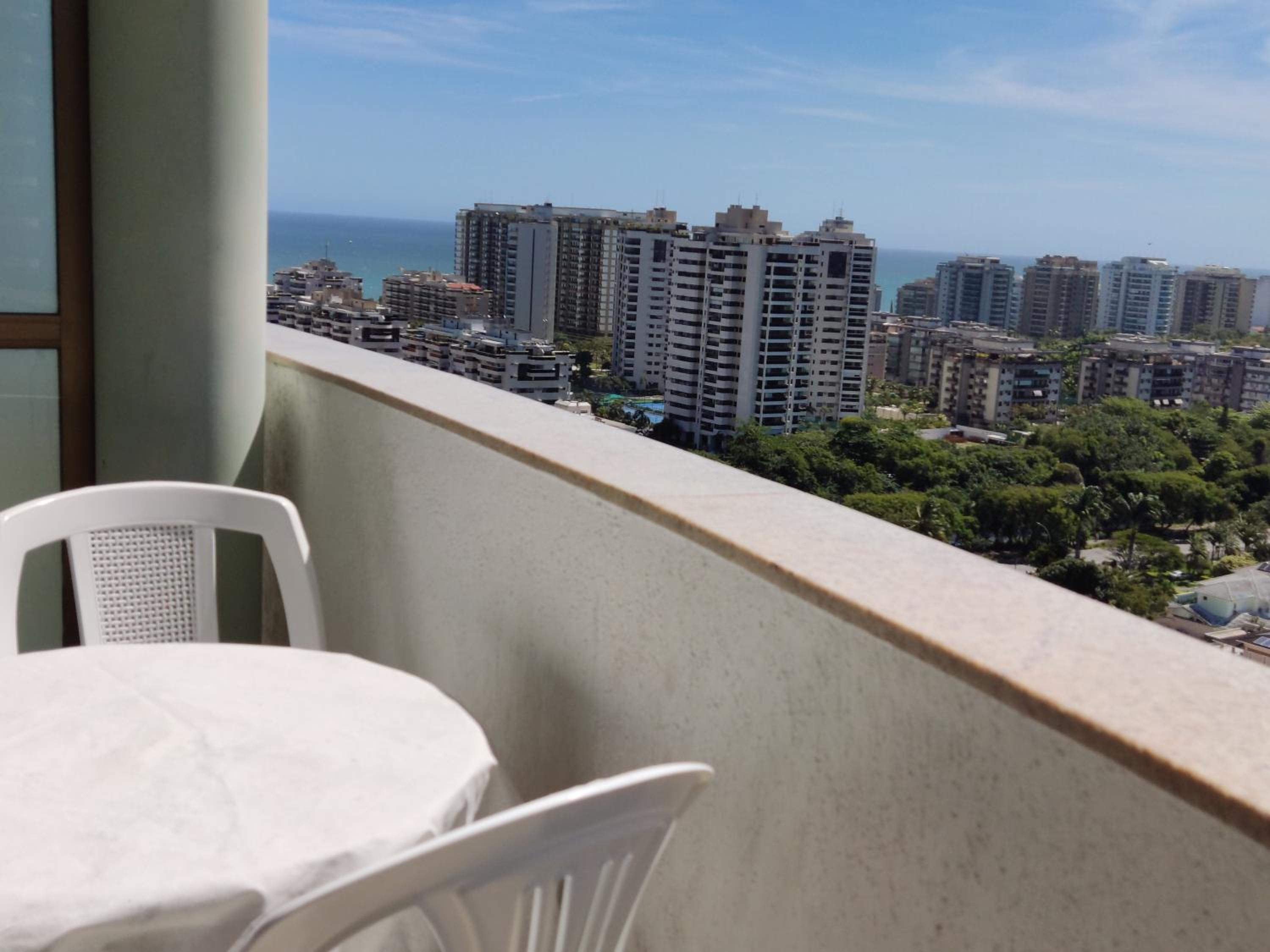 Barra Prime Flats, Ed Mediterrâneo, wi-fi 400Mb, balsa pra praia grátis, ar condicionado novo!