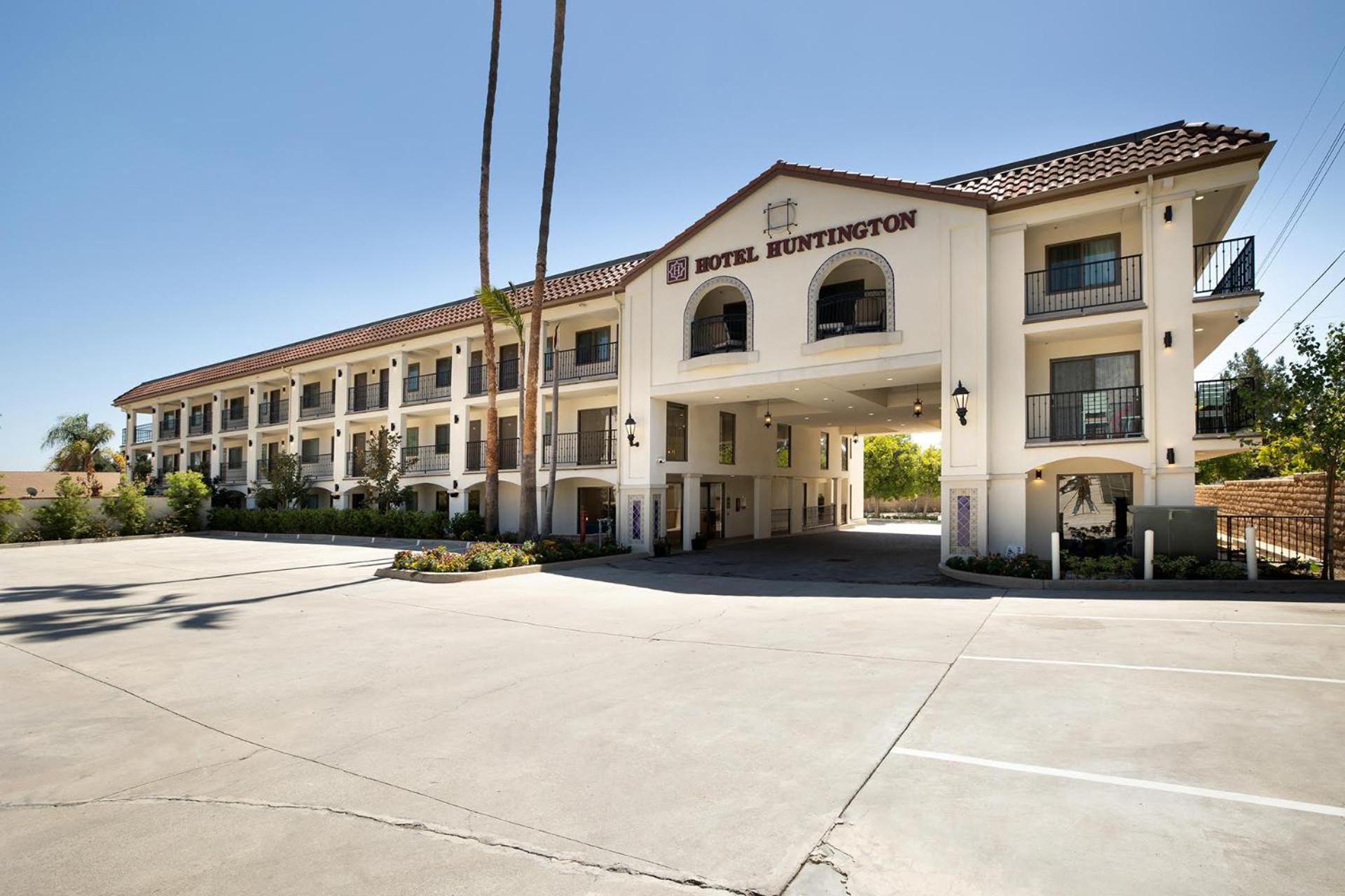 Hotel Huntington - Property Image 1