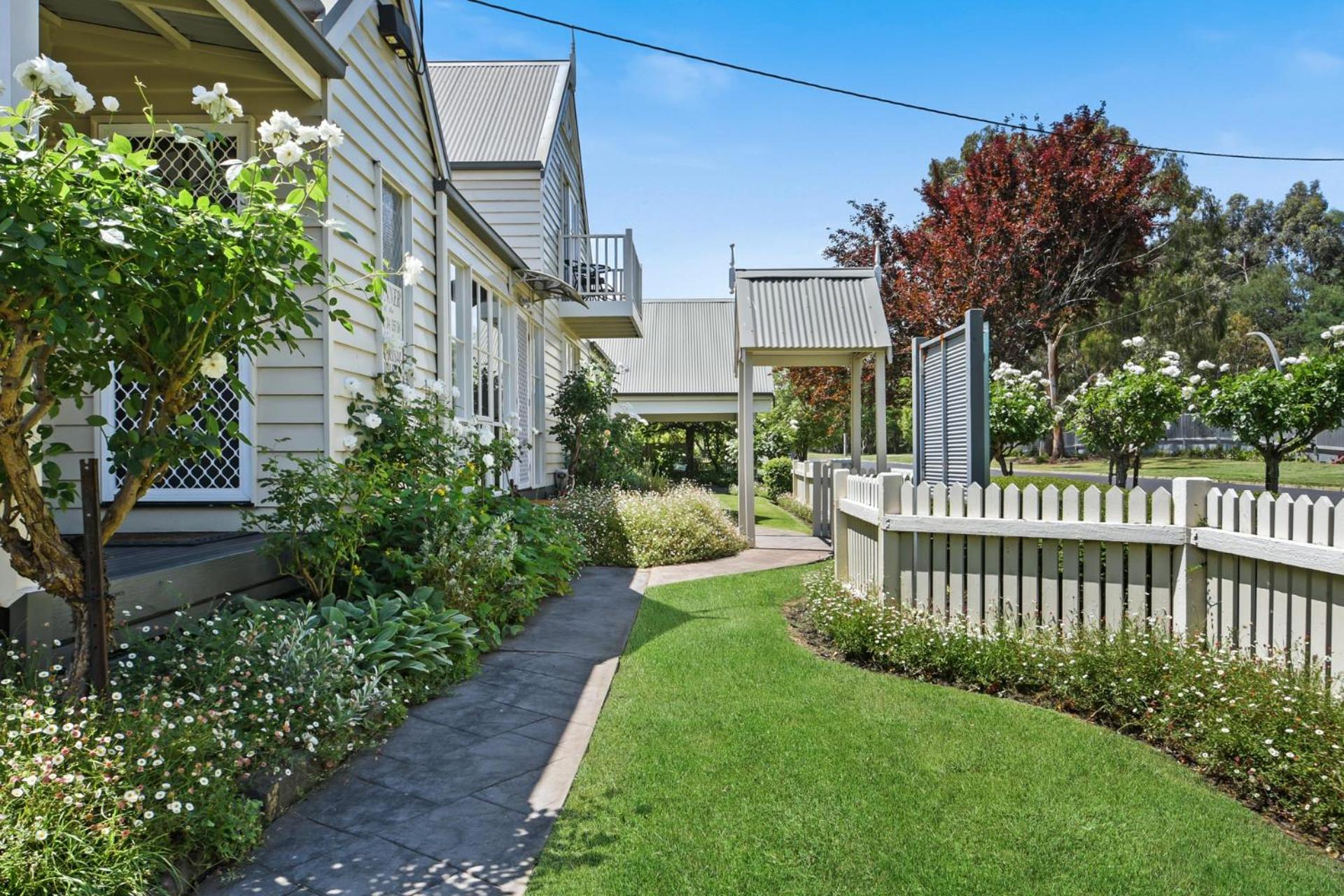 Creek Cottage Bed and Breakfast Traralgon