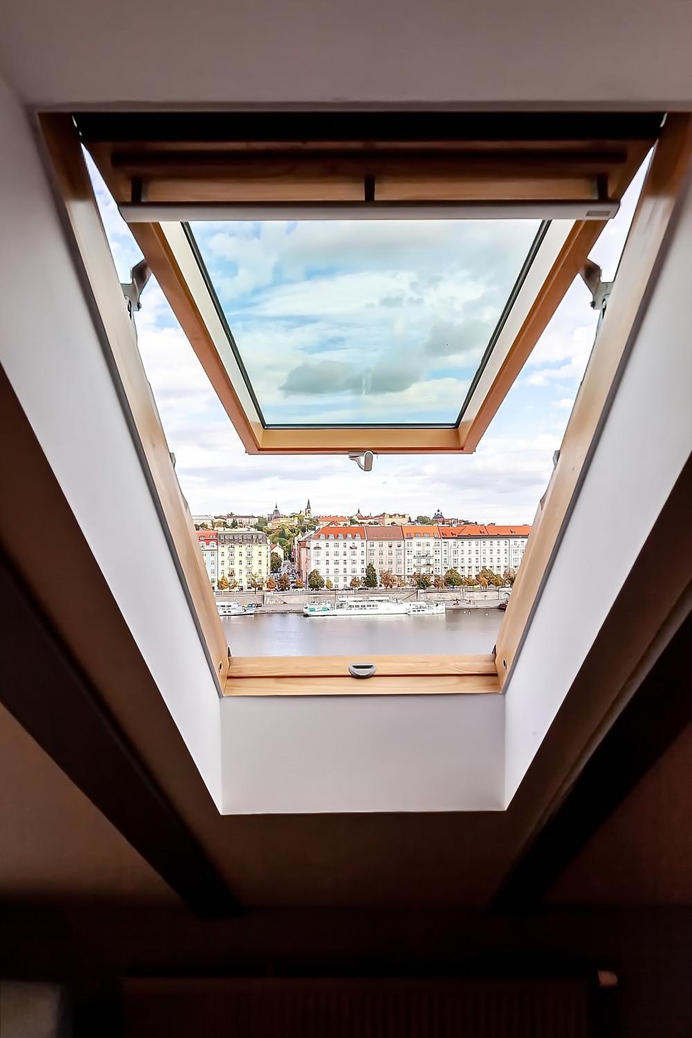 ATTIC APARTMENT on WATERFRONT / VIEW / NETFLIX