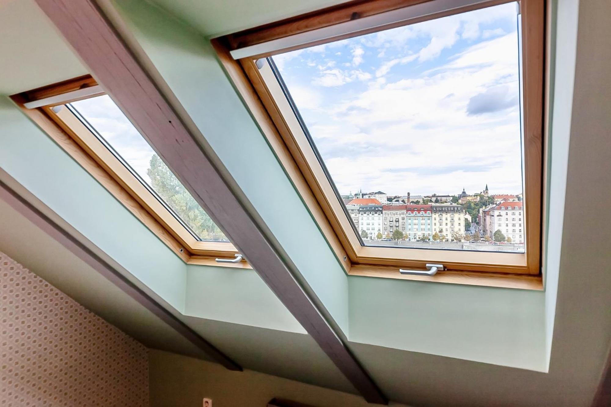 ATTIC APARTMENT on WATERFRONT / VIEW / NETFLIX