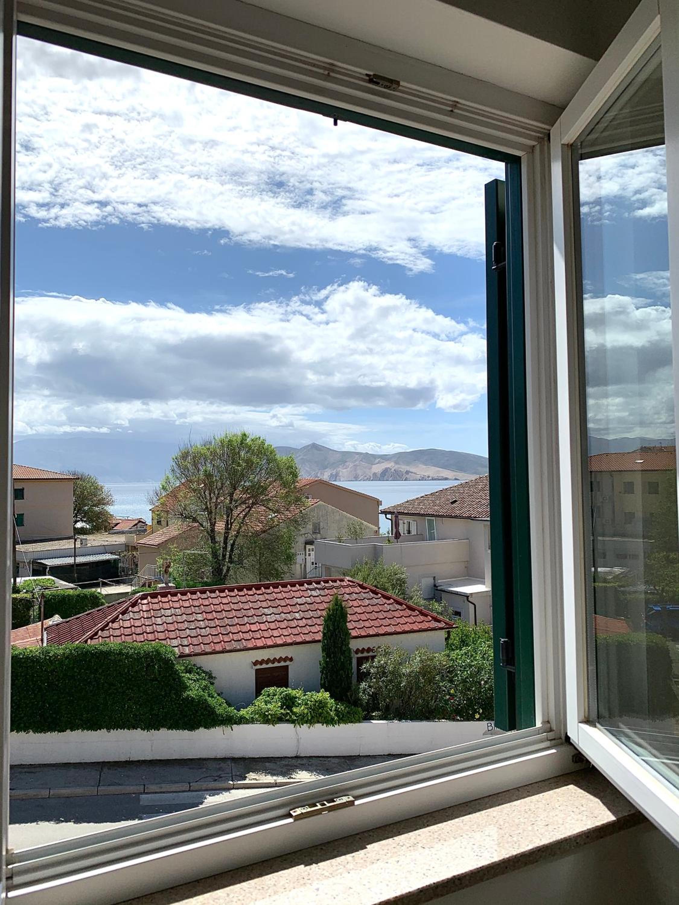 Apartments Happy Stay Center Baska view 3