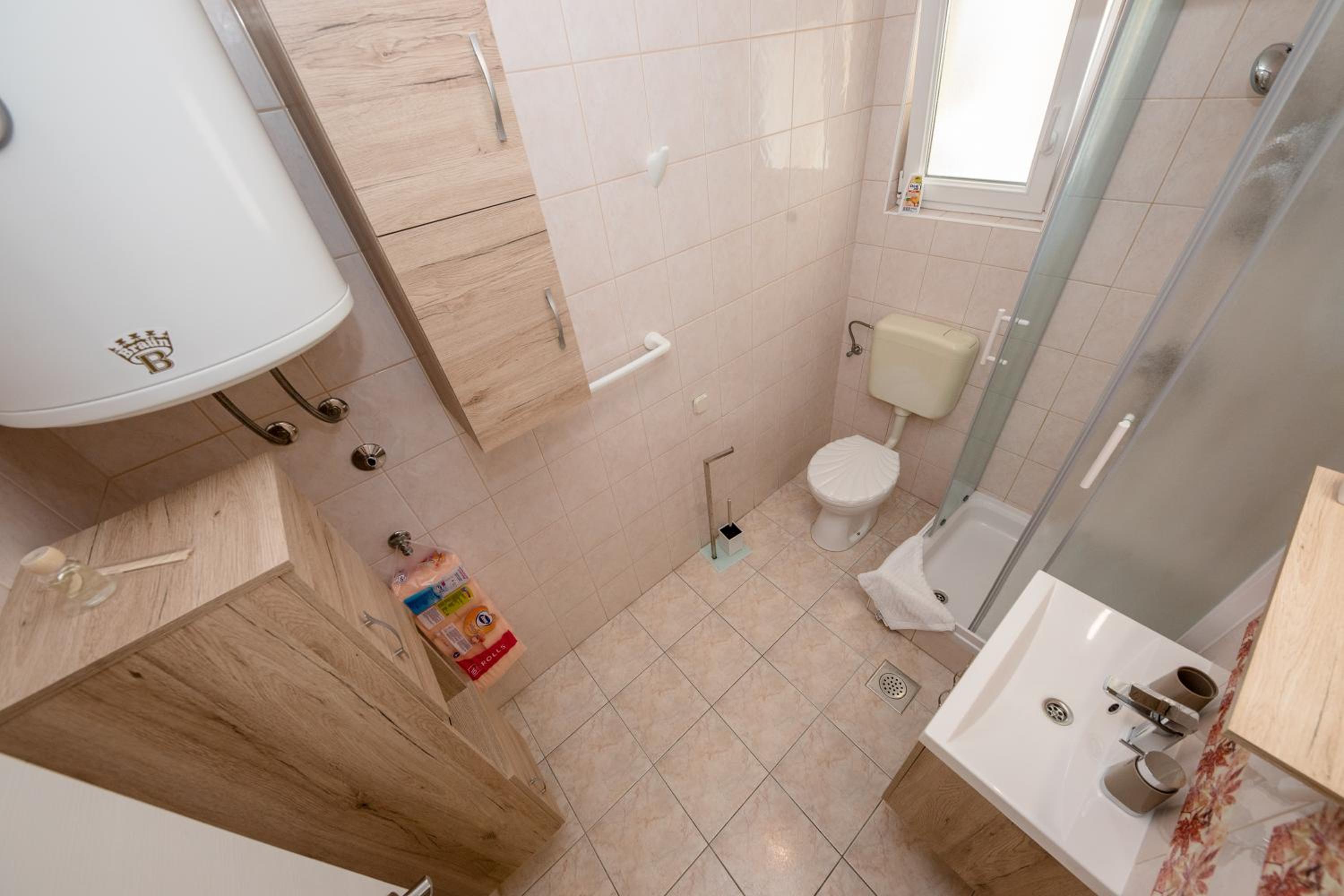 Apartmani Ana & Milo view 4