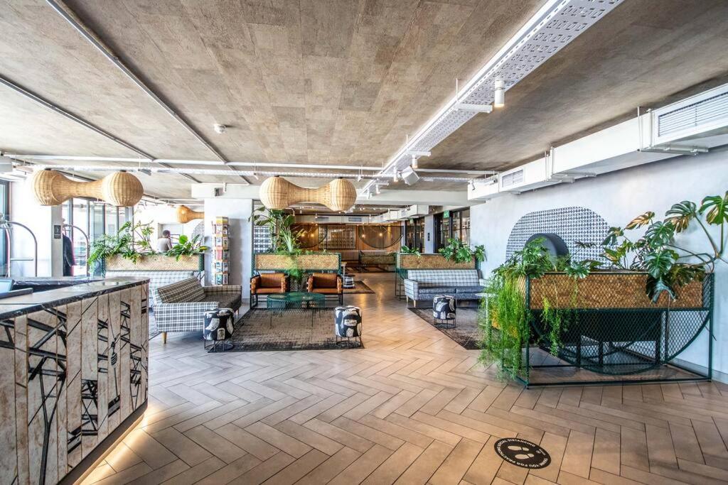 502 Wex1 Gorgeous Funky Apartment