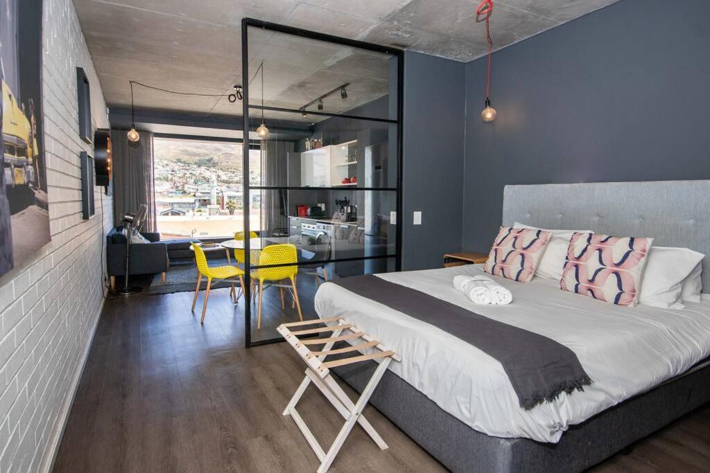 502 Wex1 Gorgeous Funky Apartment