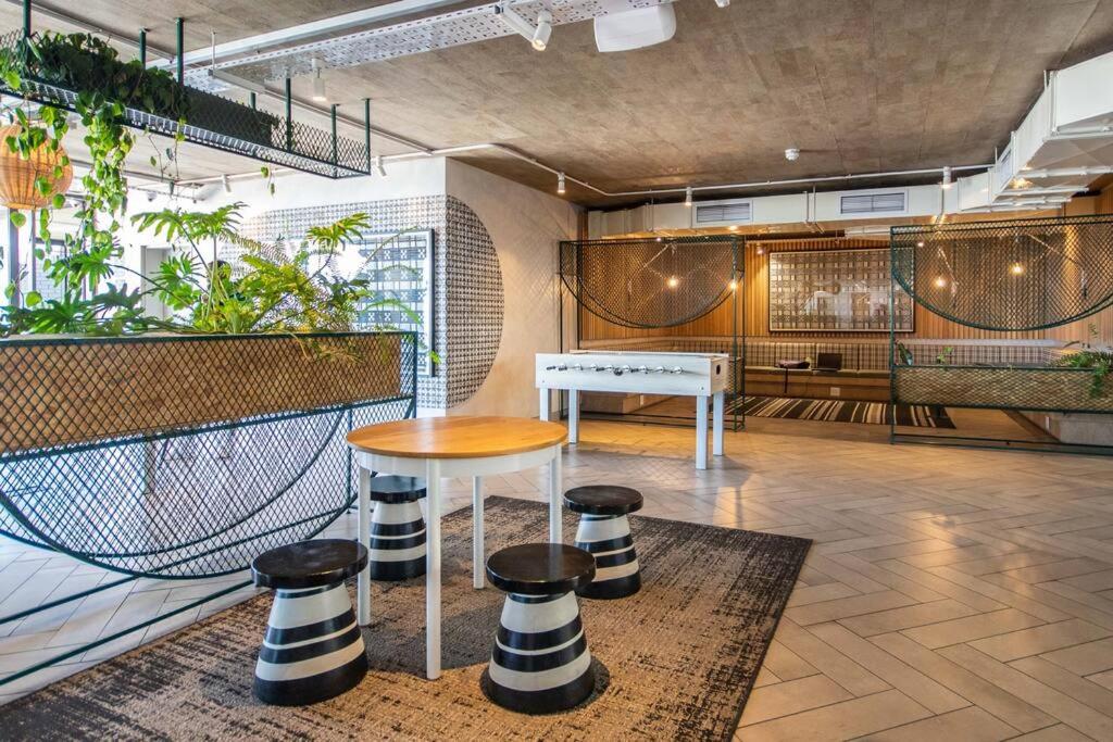 502 Wex1 Gorgeous Funky Apartment