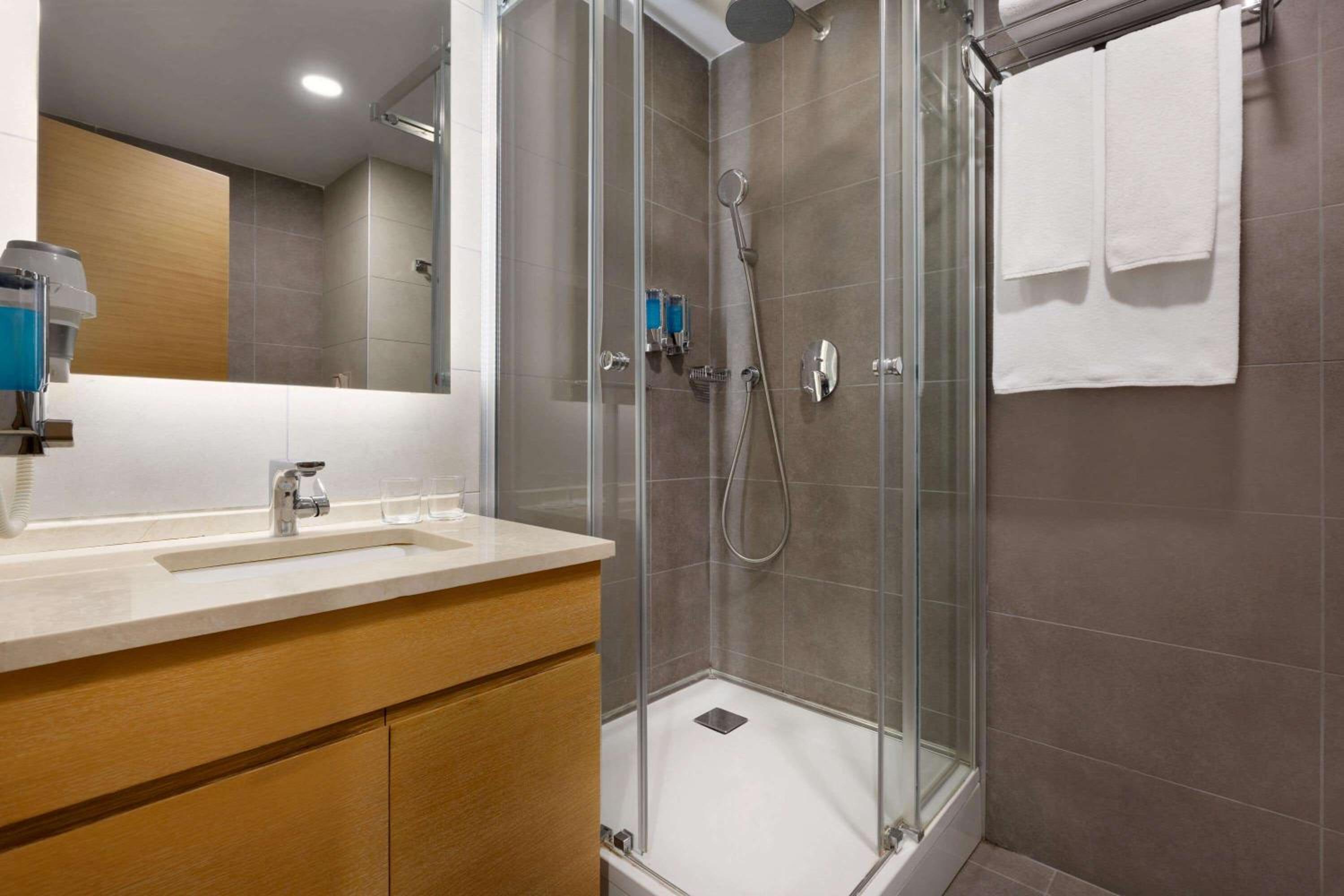 La Quinta by Wyndham İstanbul Güneşli - Image 24