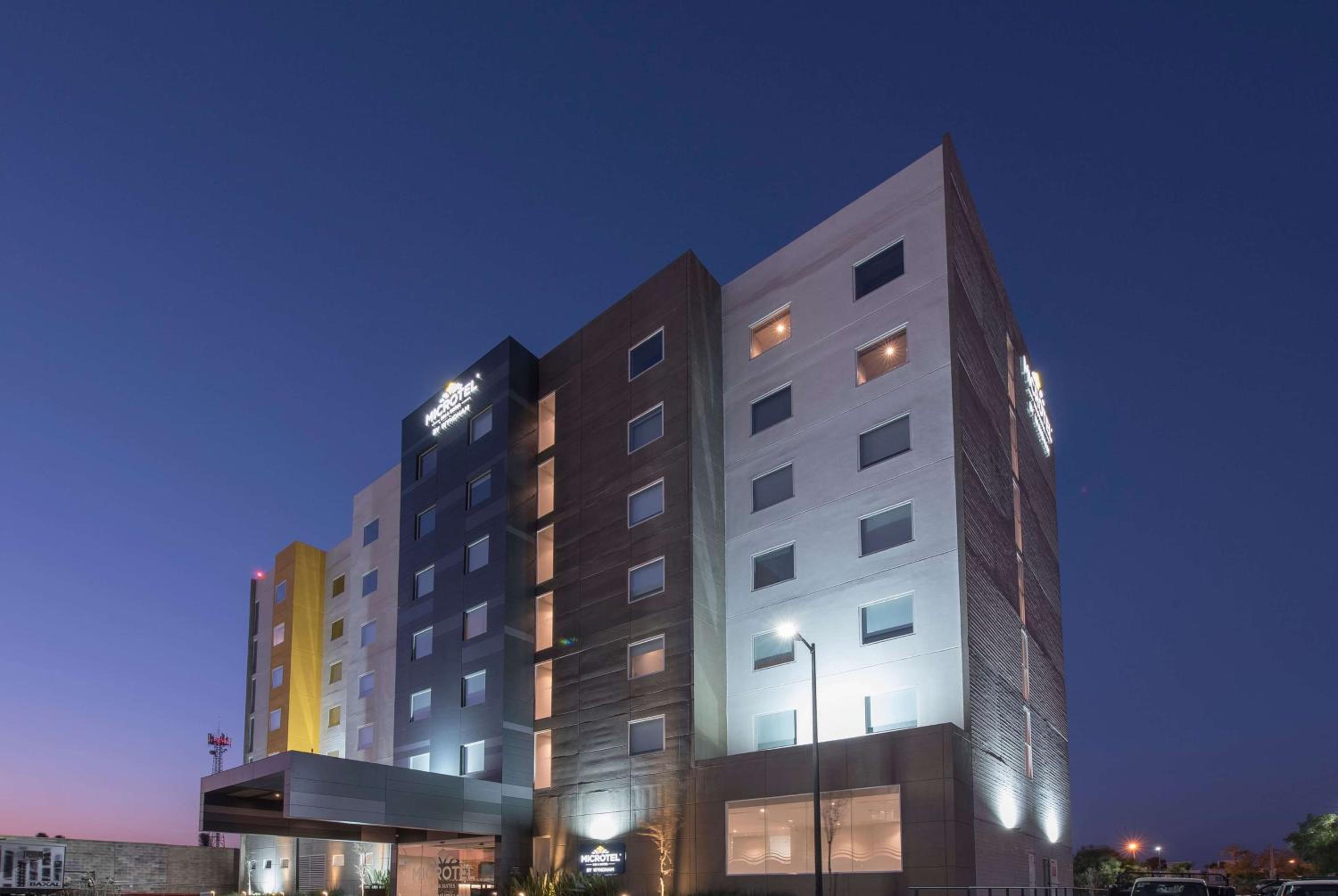 Hotel Microtel Inn & Suites by Wyndham Guadalajara Sur - Image 1