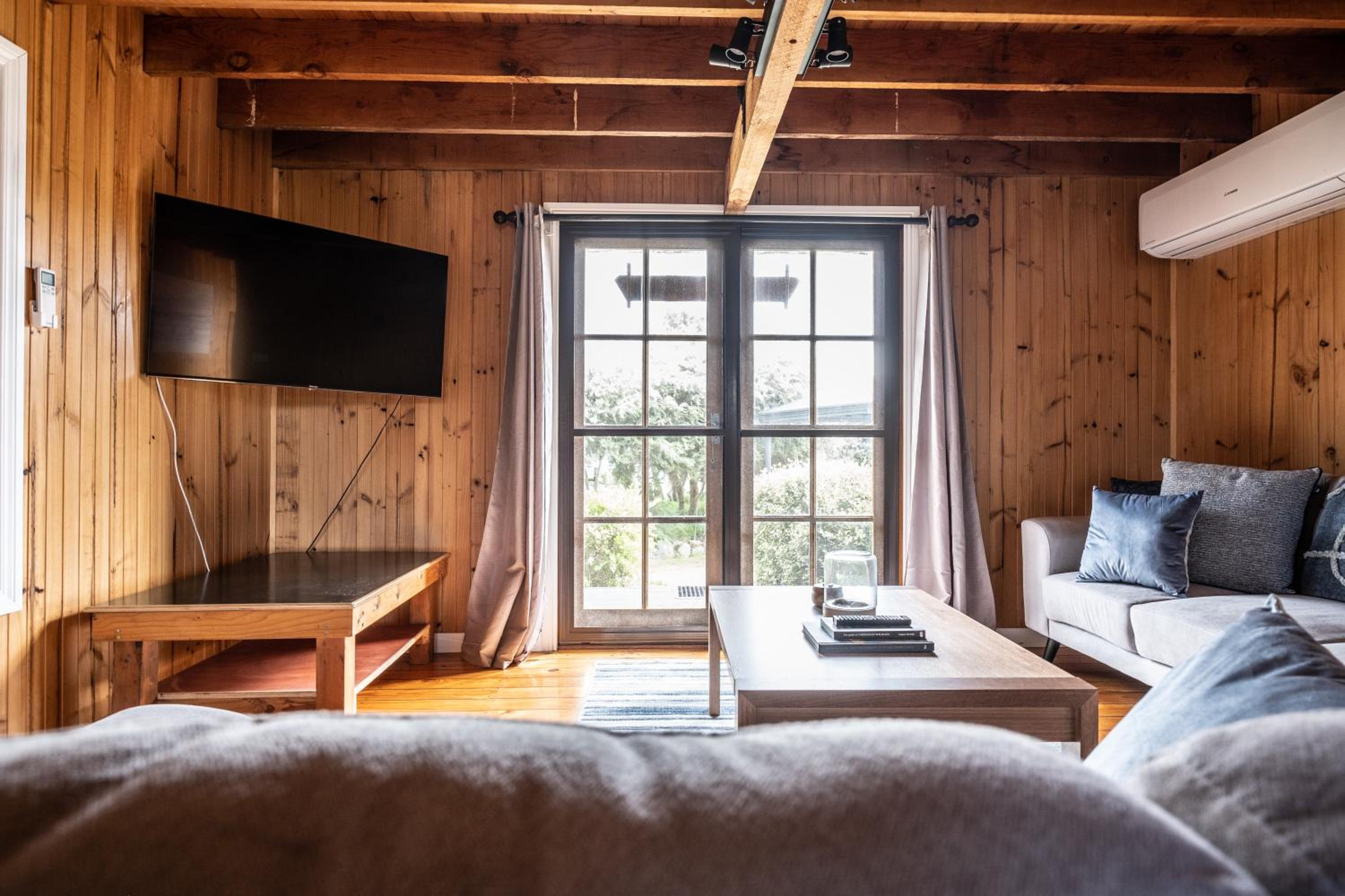 Currawong - Freycinet Holiday Houses