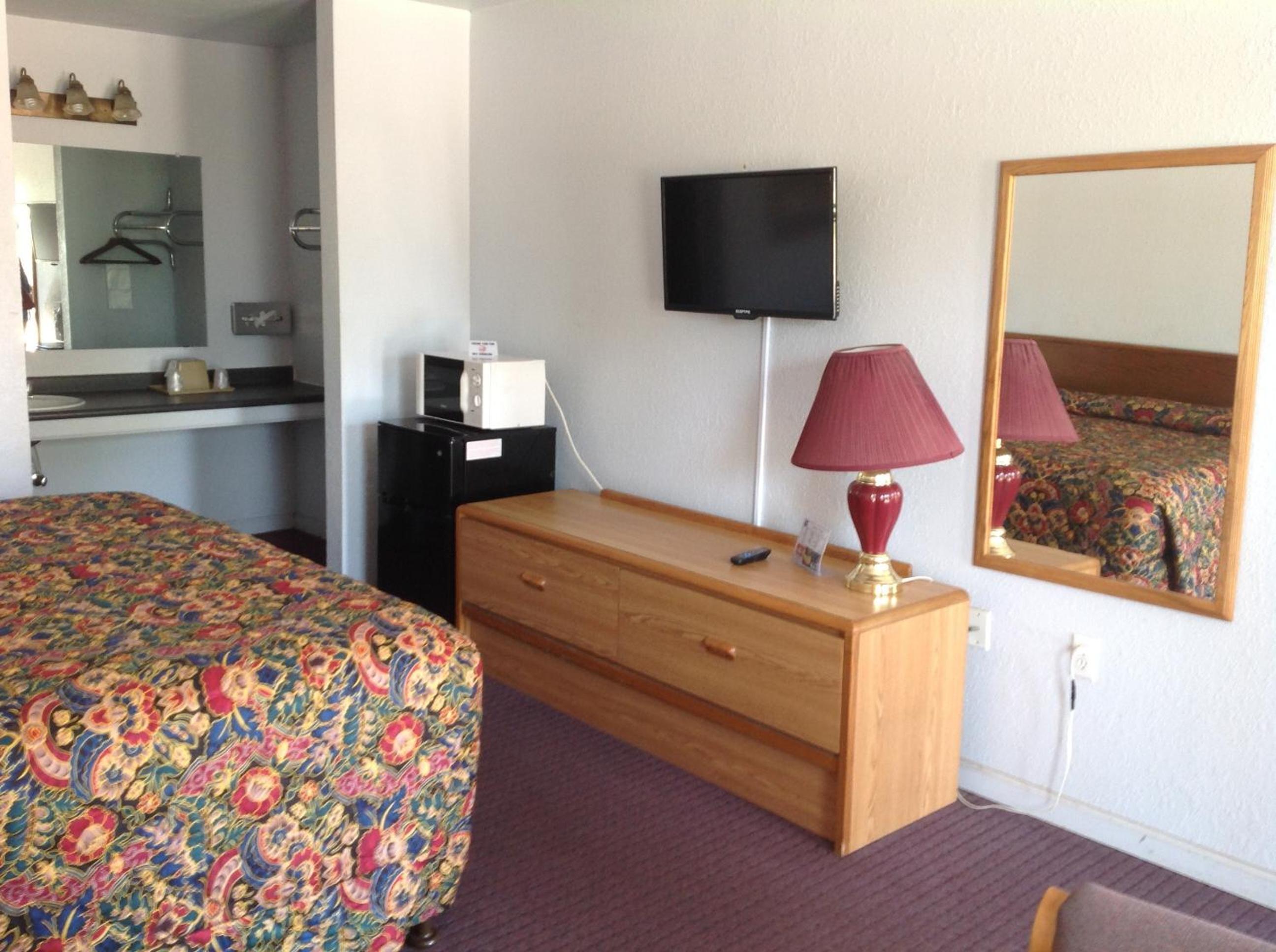 Muskogee Vacations - Knights Inn Muskogee - Property Image 22