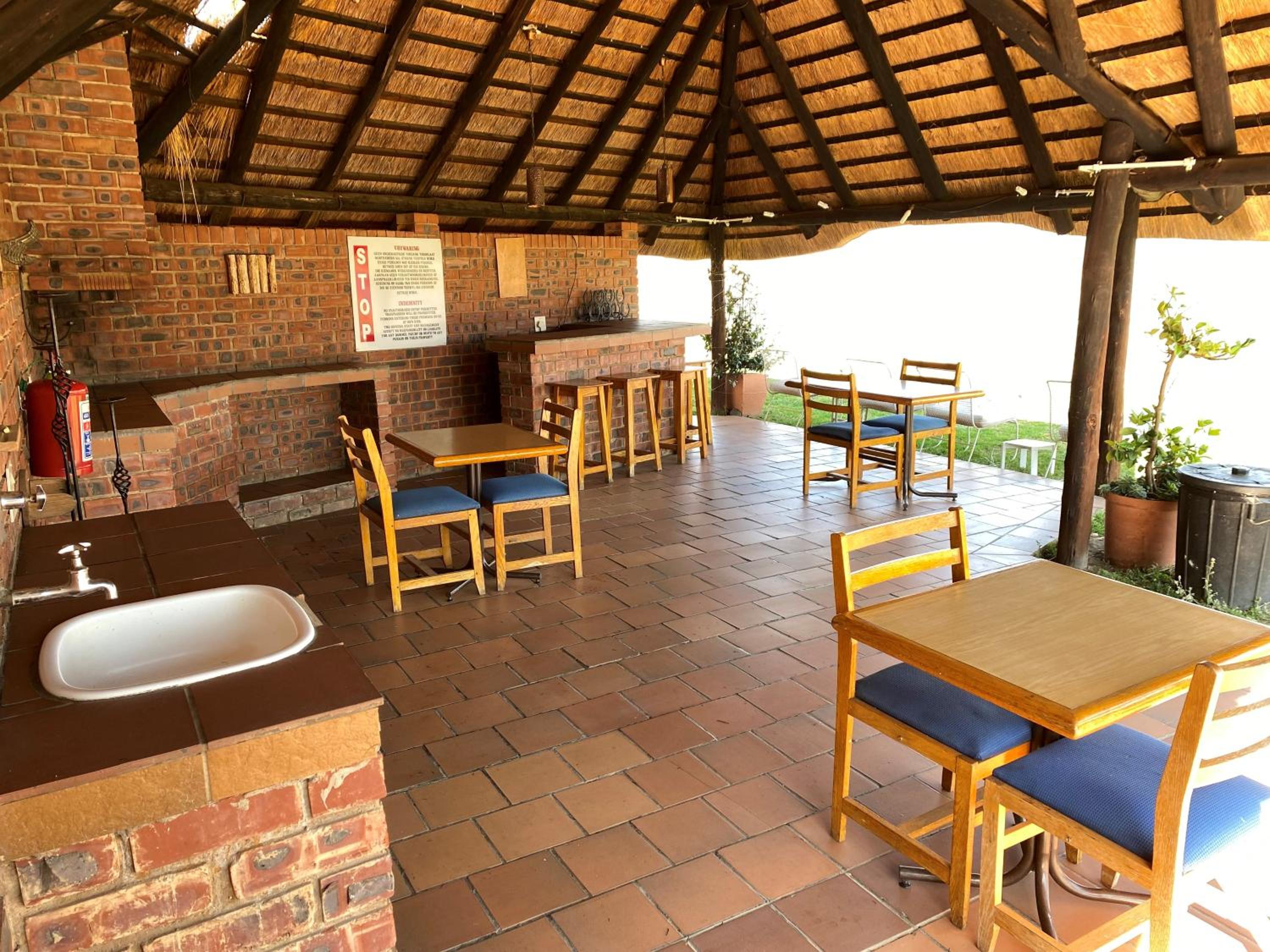 Graceland Self-Catering Cottages view 5