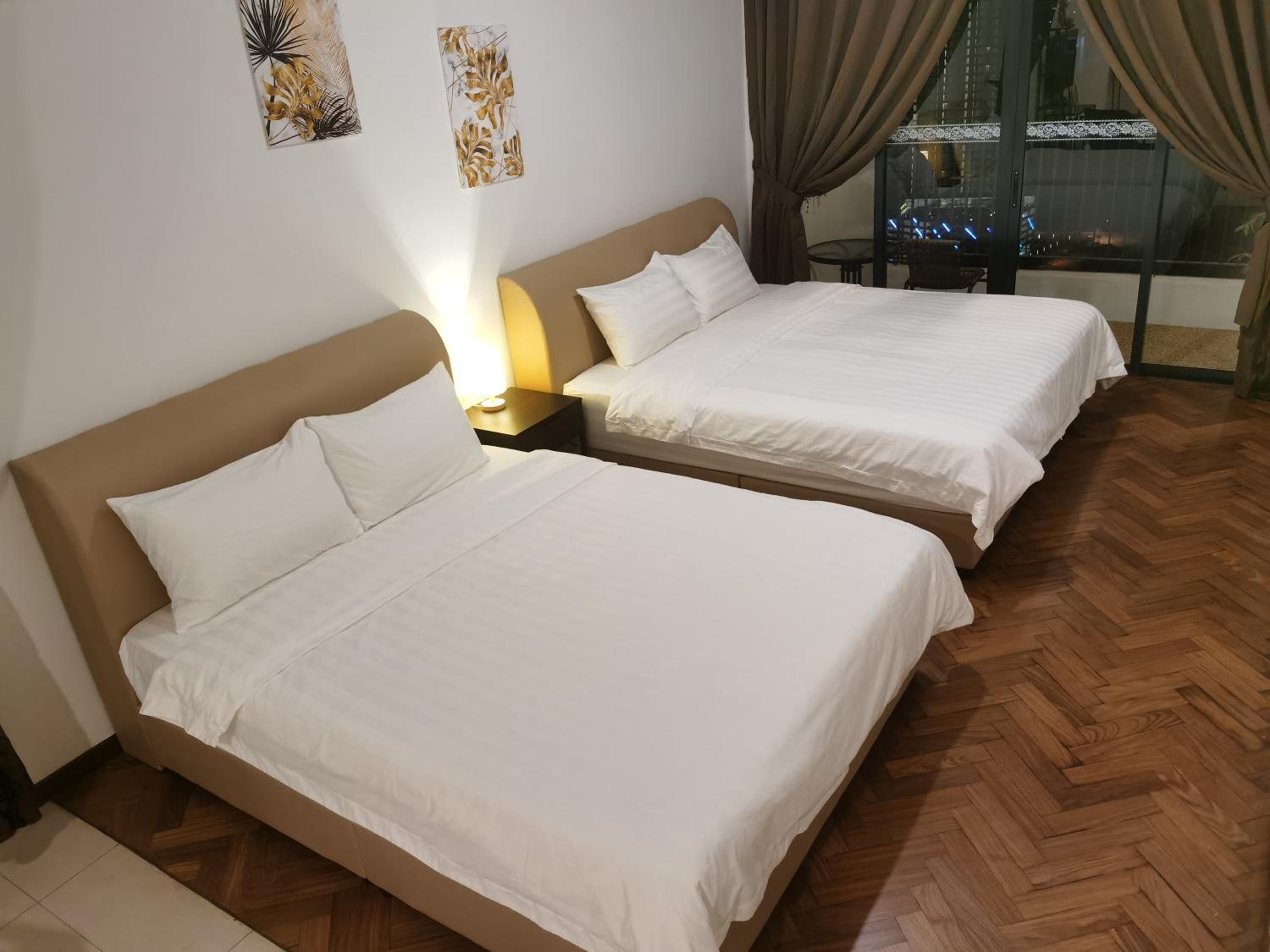 Landmark Million Dollar King Suite #Netflix#500mbps WiFi photo 4