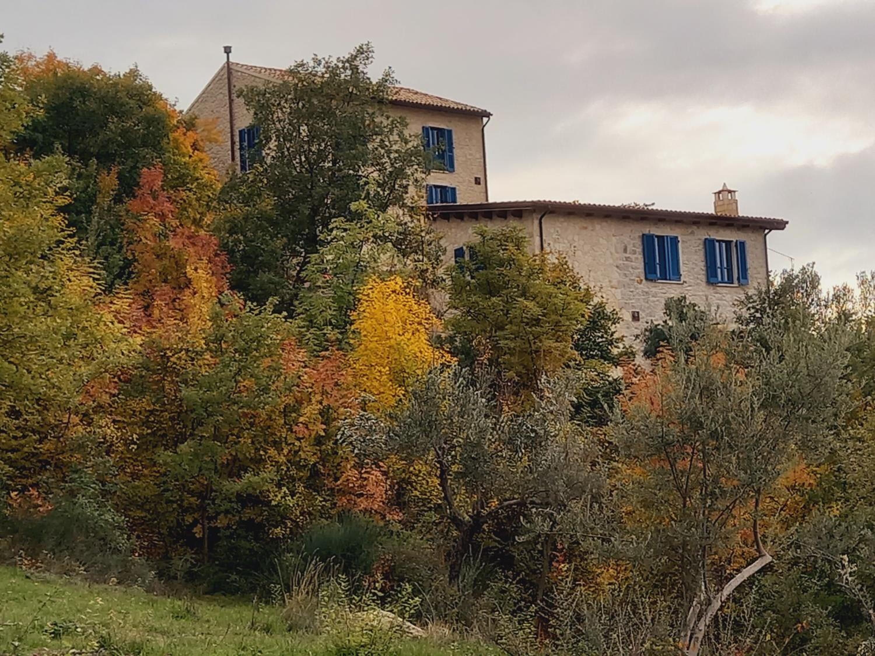 La casa dalle finestre blu view 2