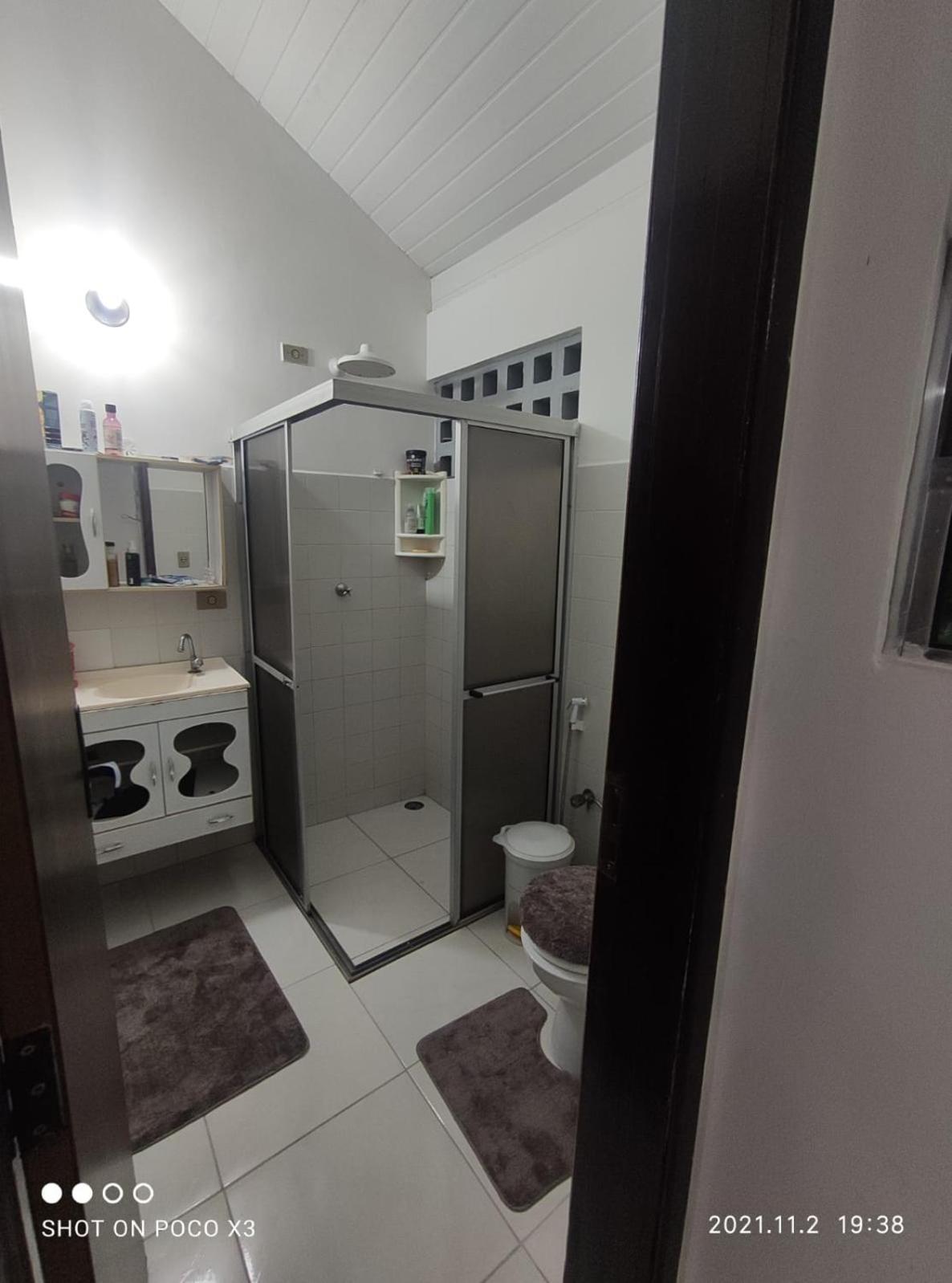Casa de condomínio para 6 pessoas, tudo a pé, perto do centro e piscinas naturais