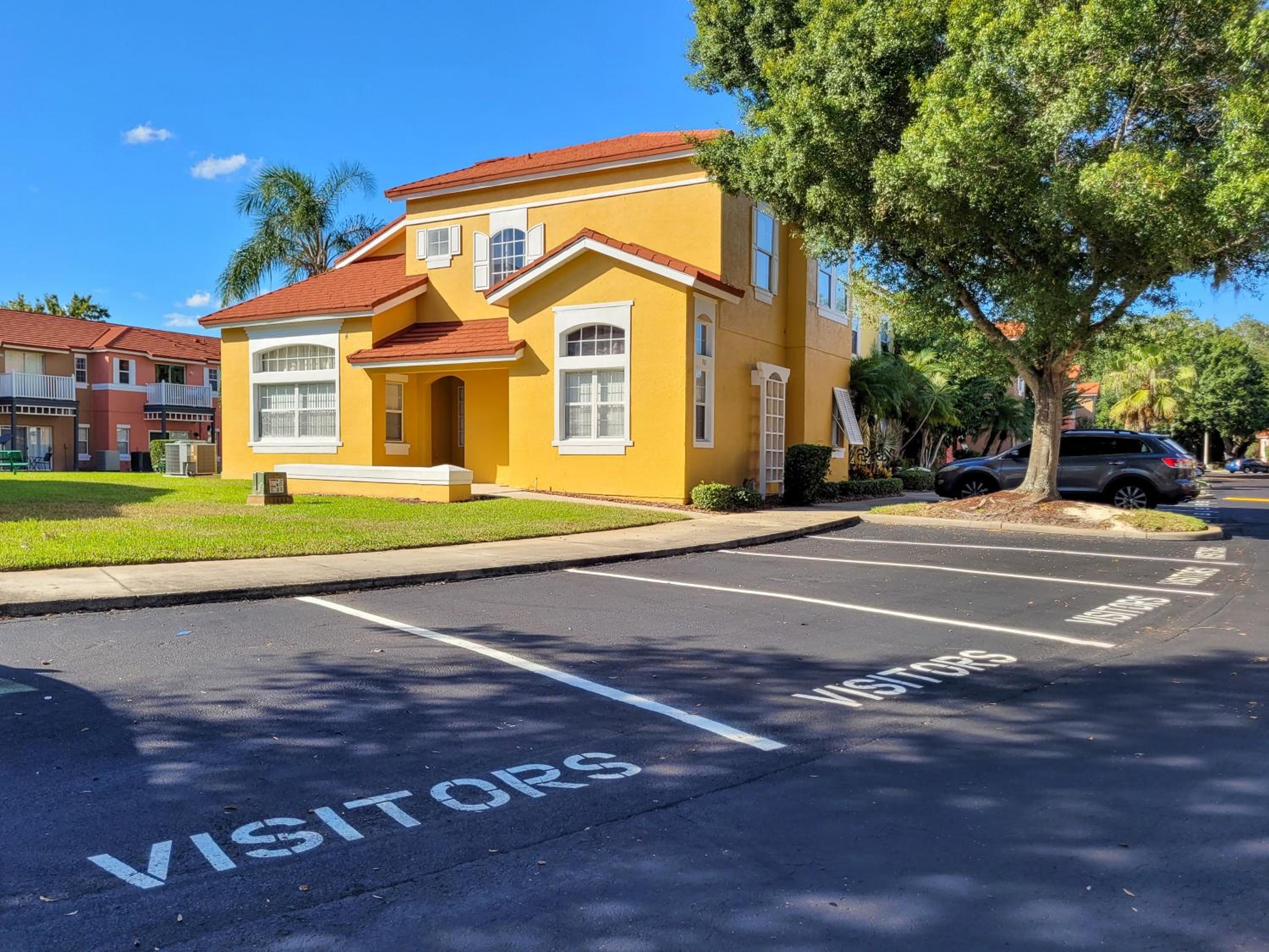 Family Getaway Townhome at Lake Berkley 15min to Disney view 5