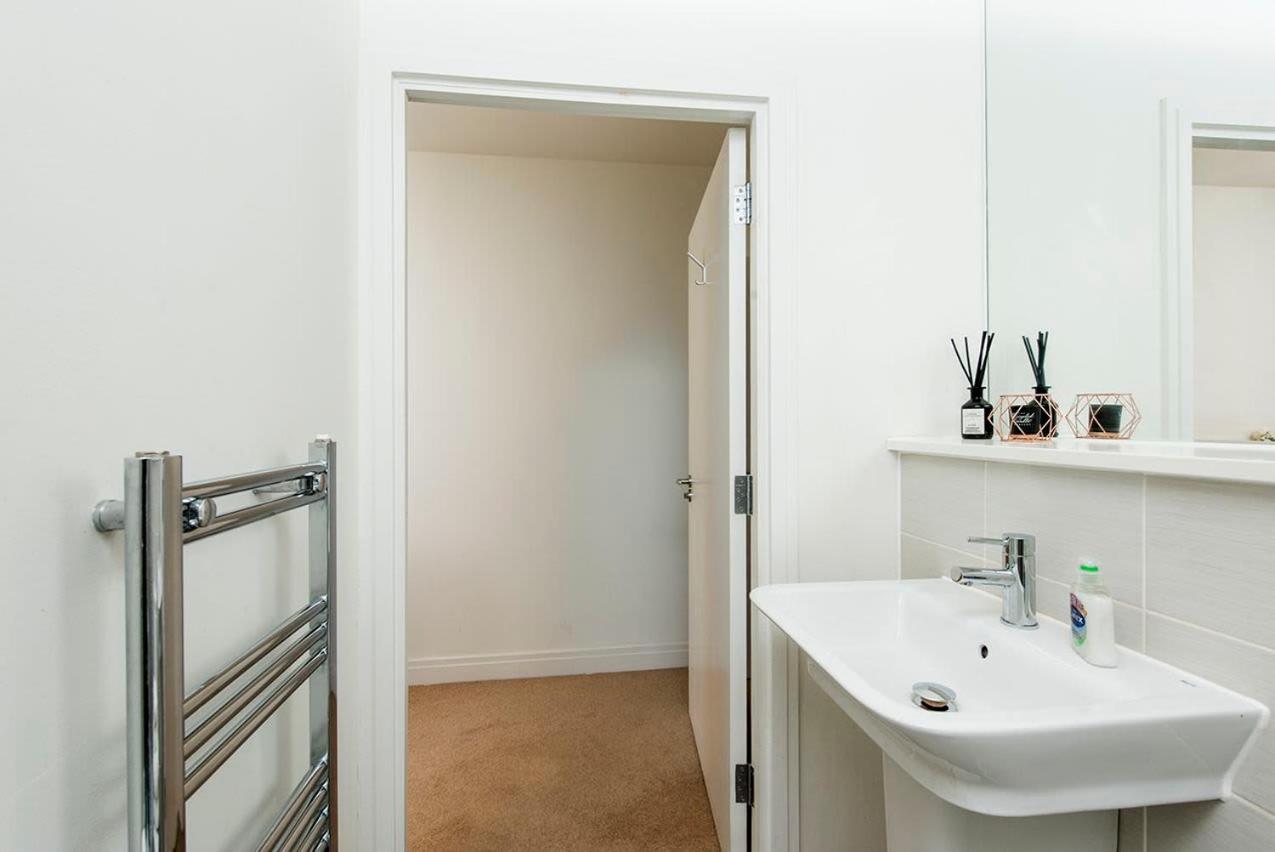 Two bedroom apartments close to Heathrow