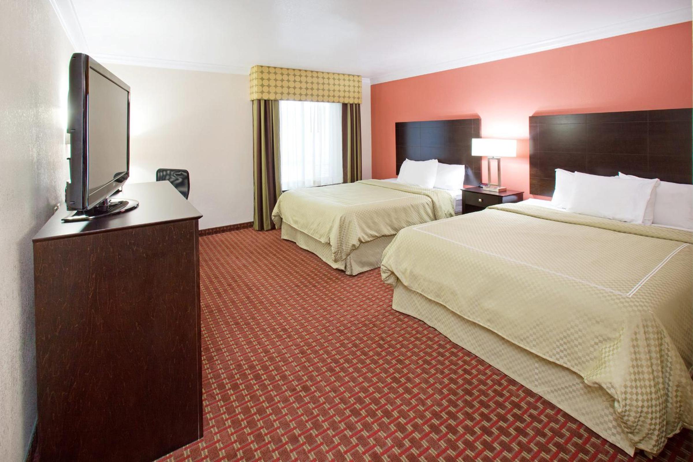 AmericInn by Wyndham Johnston Des Moines