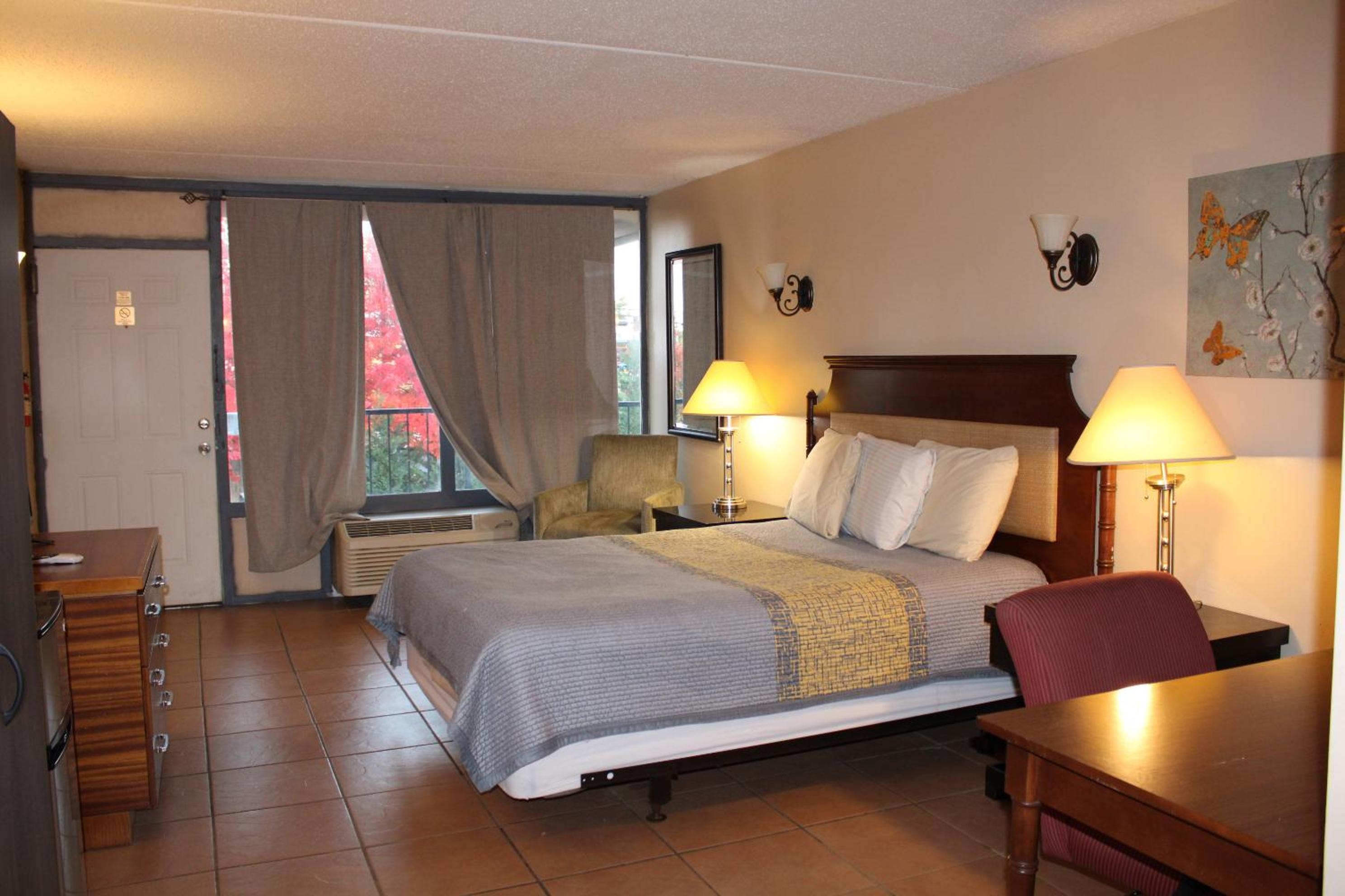 Winchester Vacations - ANS INN SUITES - Property Image 51