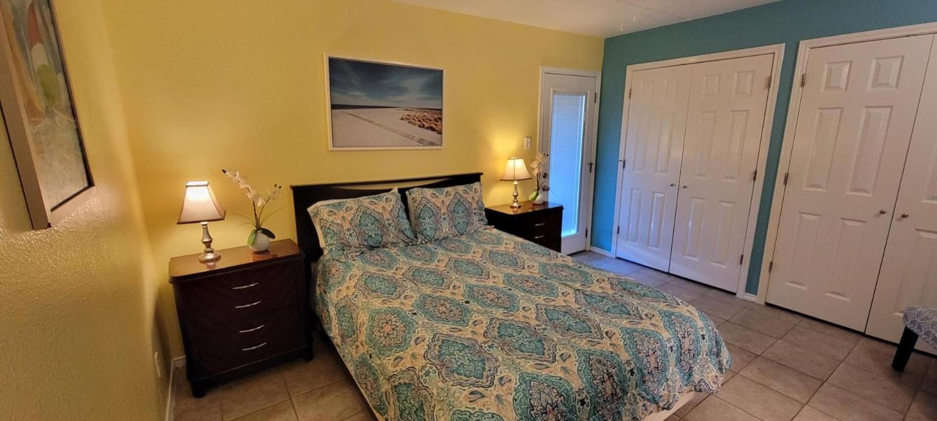 Spotless Updated Condo with Pool - Habitat unit 7 view 5