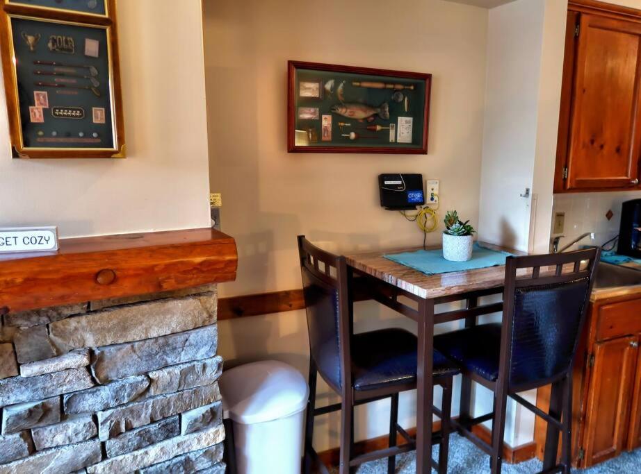 Snowshoe Mountain Studio! Renovated! view 4