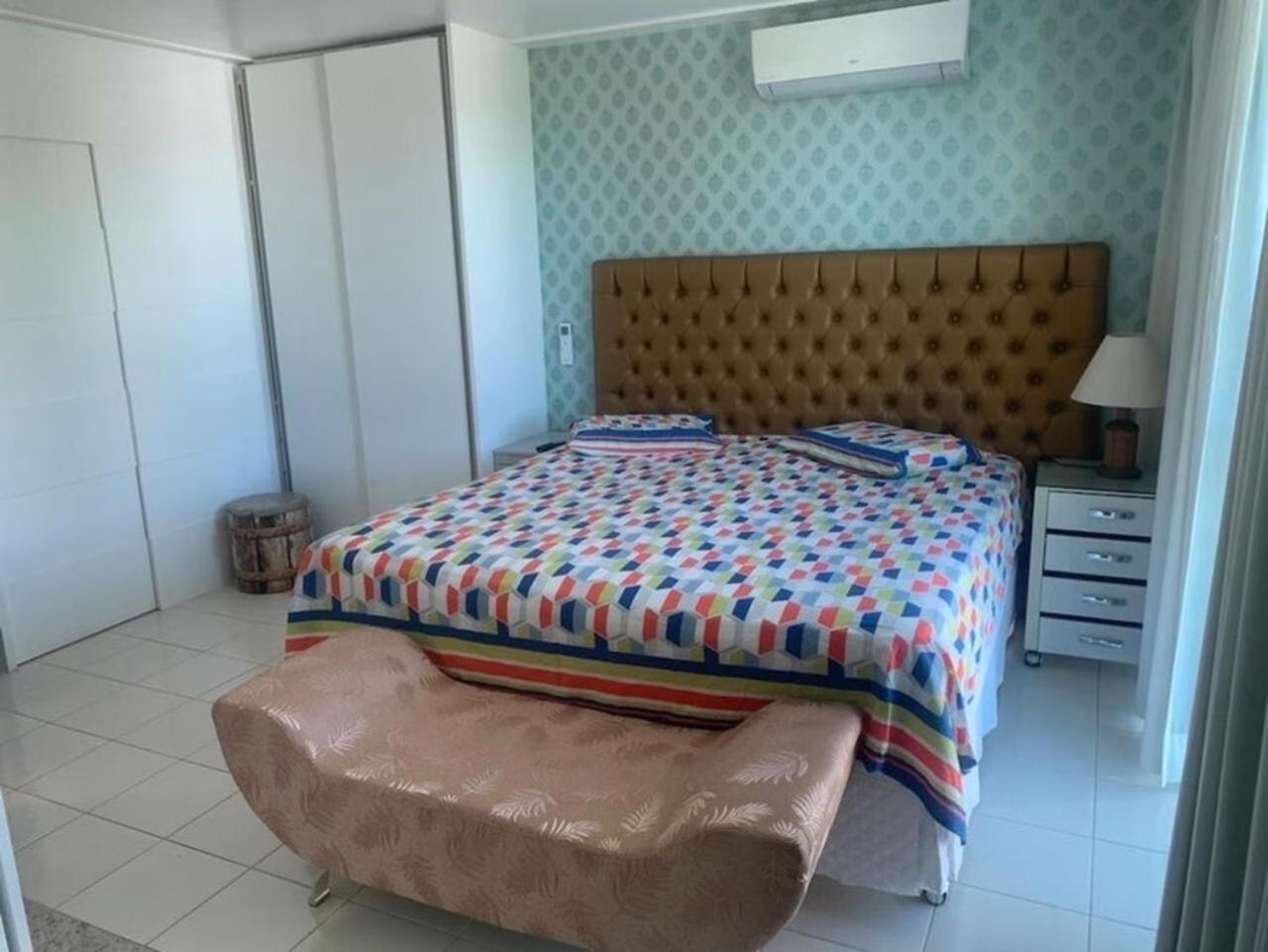Casa no condomínio paraíso