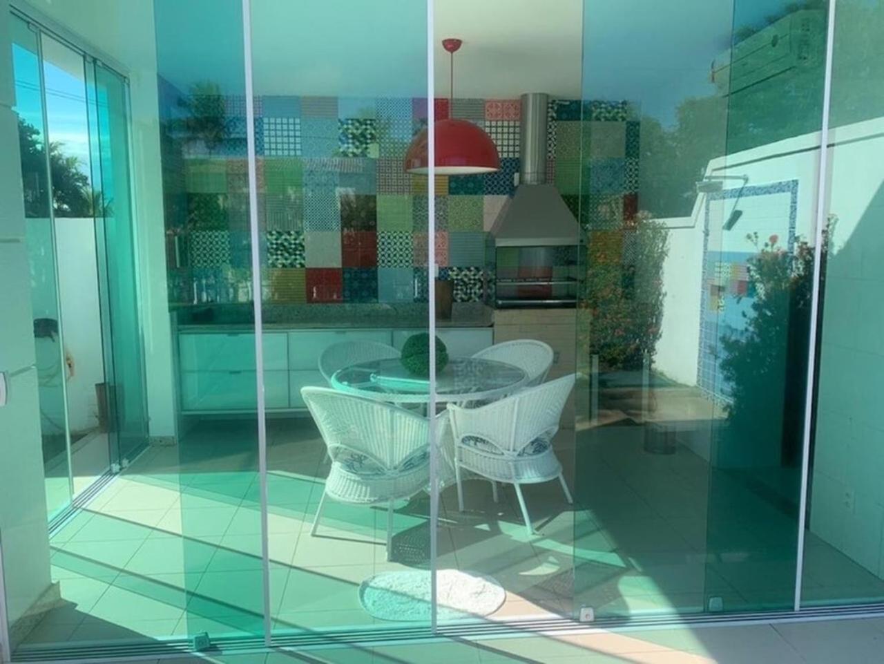 Casa no condomínio paraíso