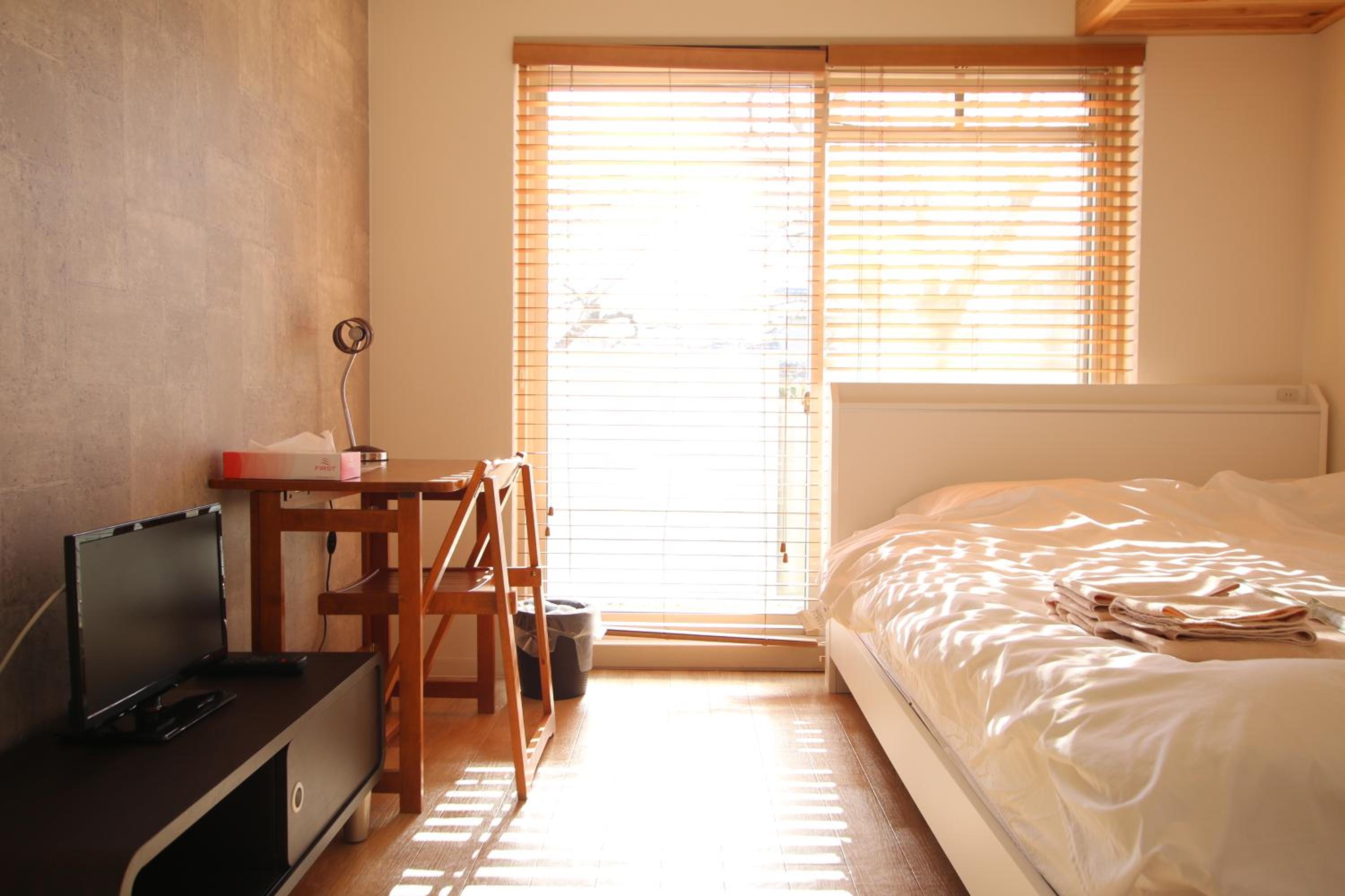 365BASE outdoor hostel