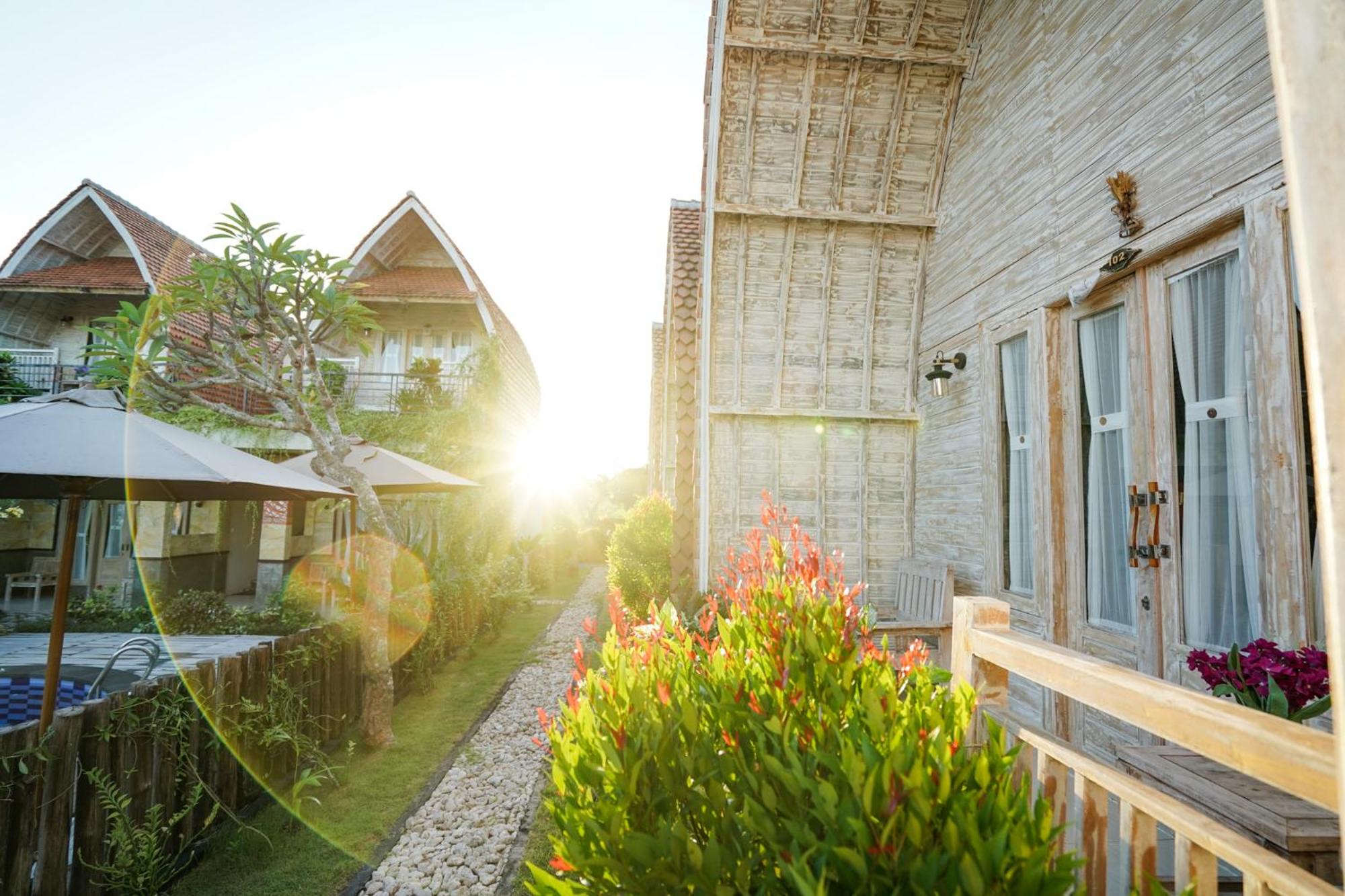 Unicorn Bungalow view 4