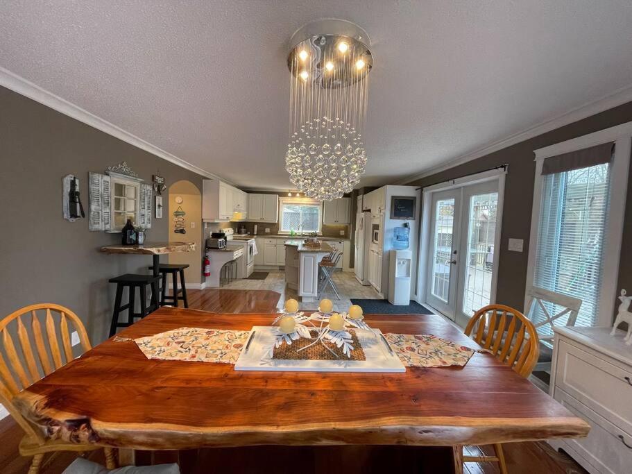 Van Parys Lake House