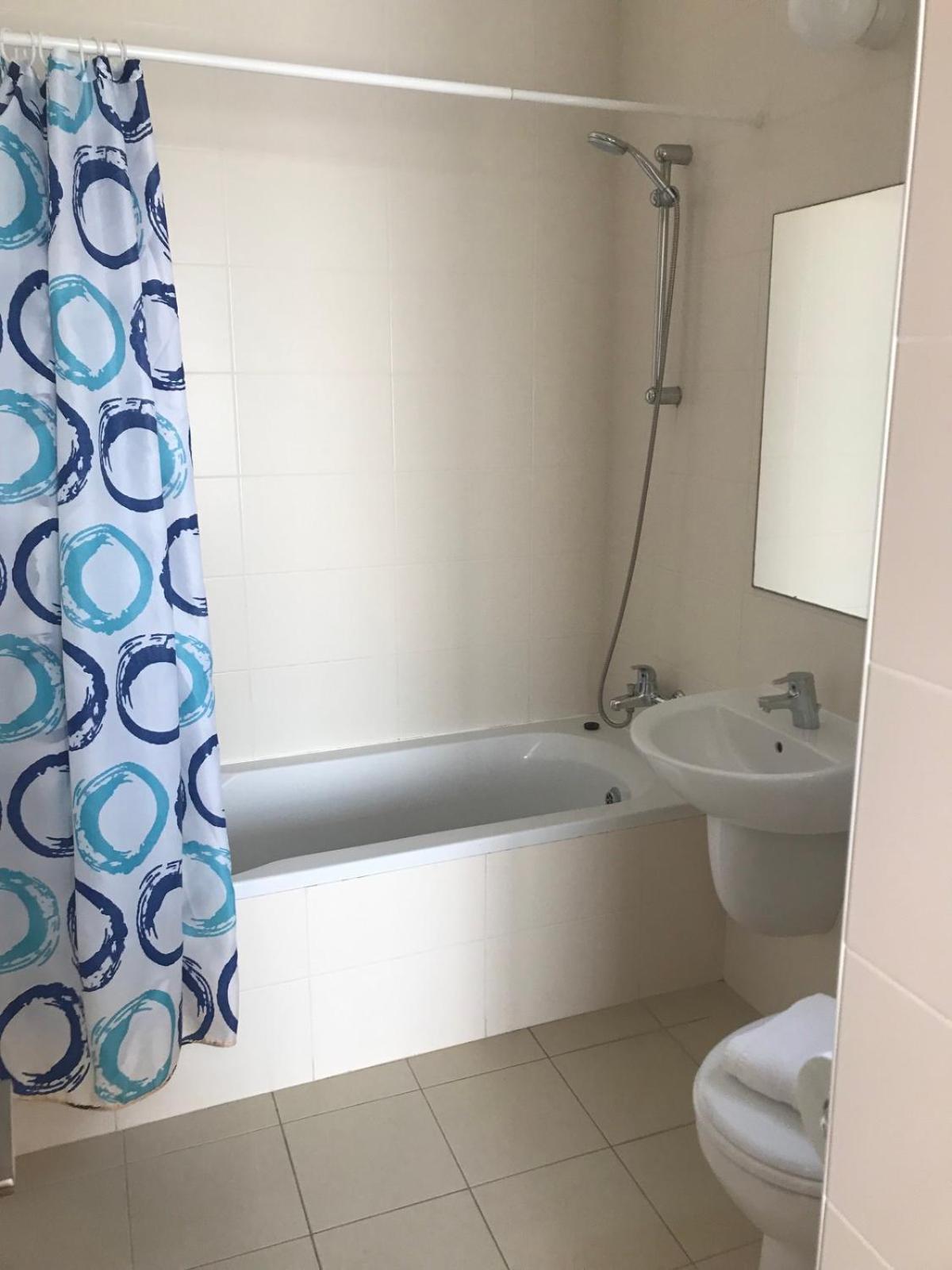 Coral Bay Villa 4, walking distance to Coral Bay