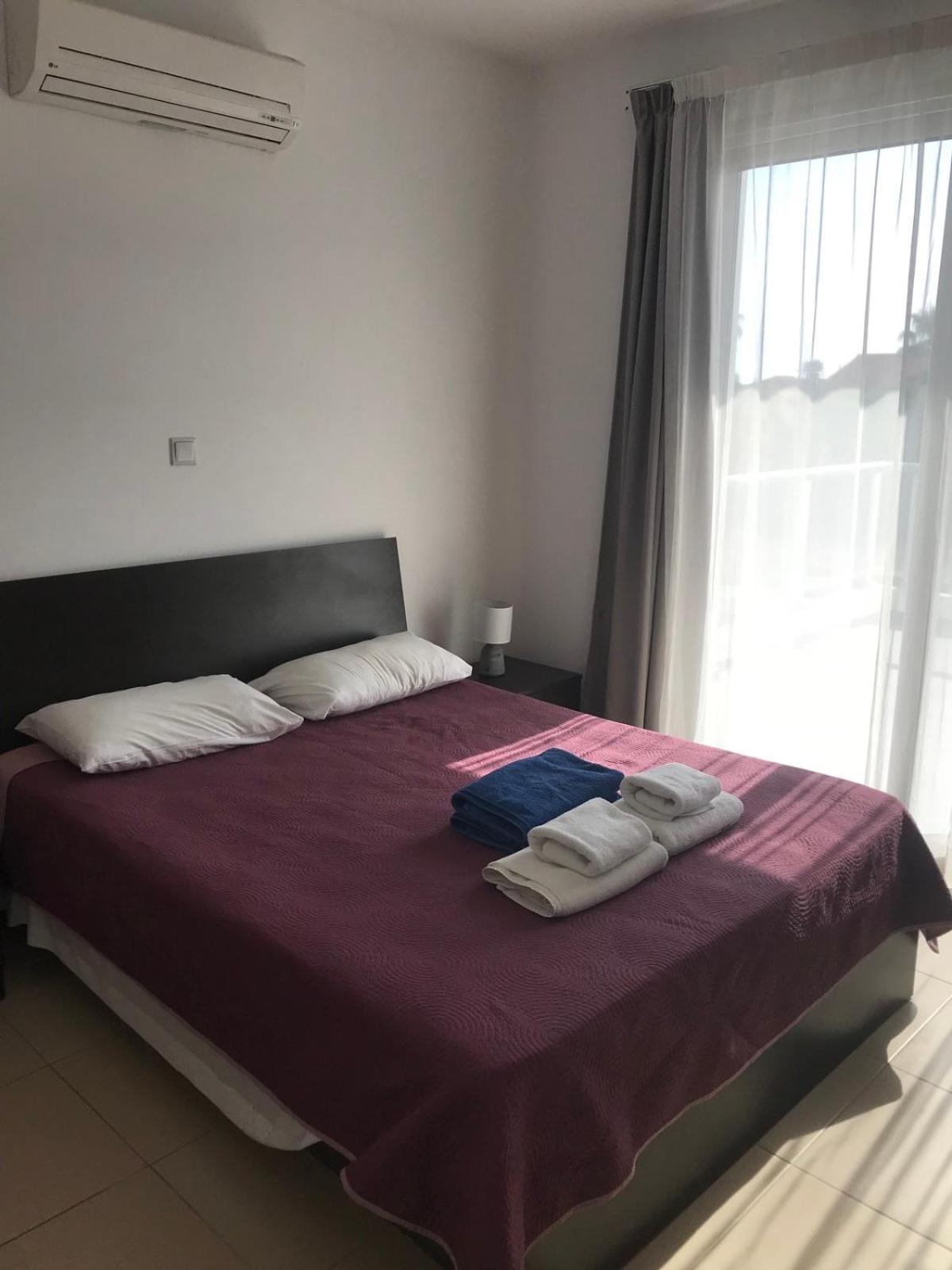 Coral Bay Villa 4, walking distance to Coral Bay