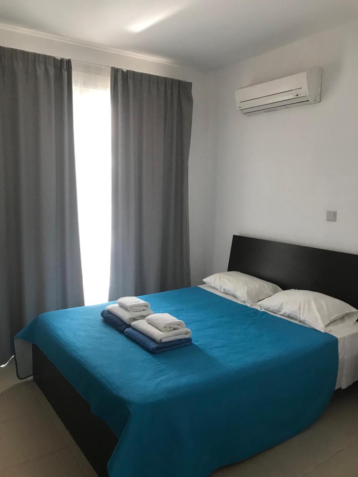 Coral Bay Villa 4, walking distance to Coral Bay