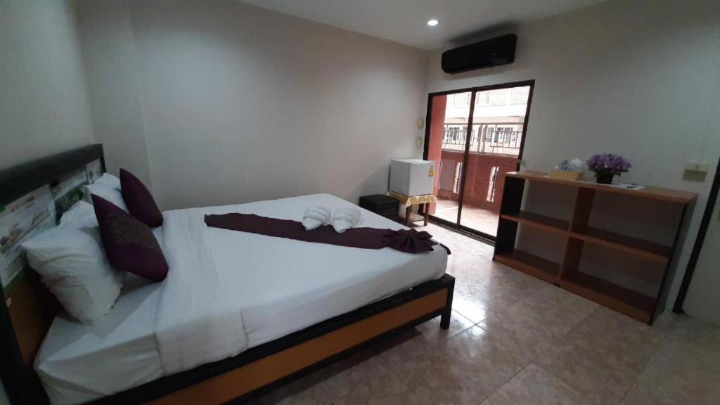 Eastan View Apartment view 4