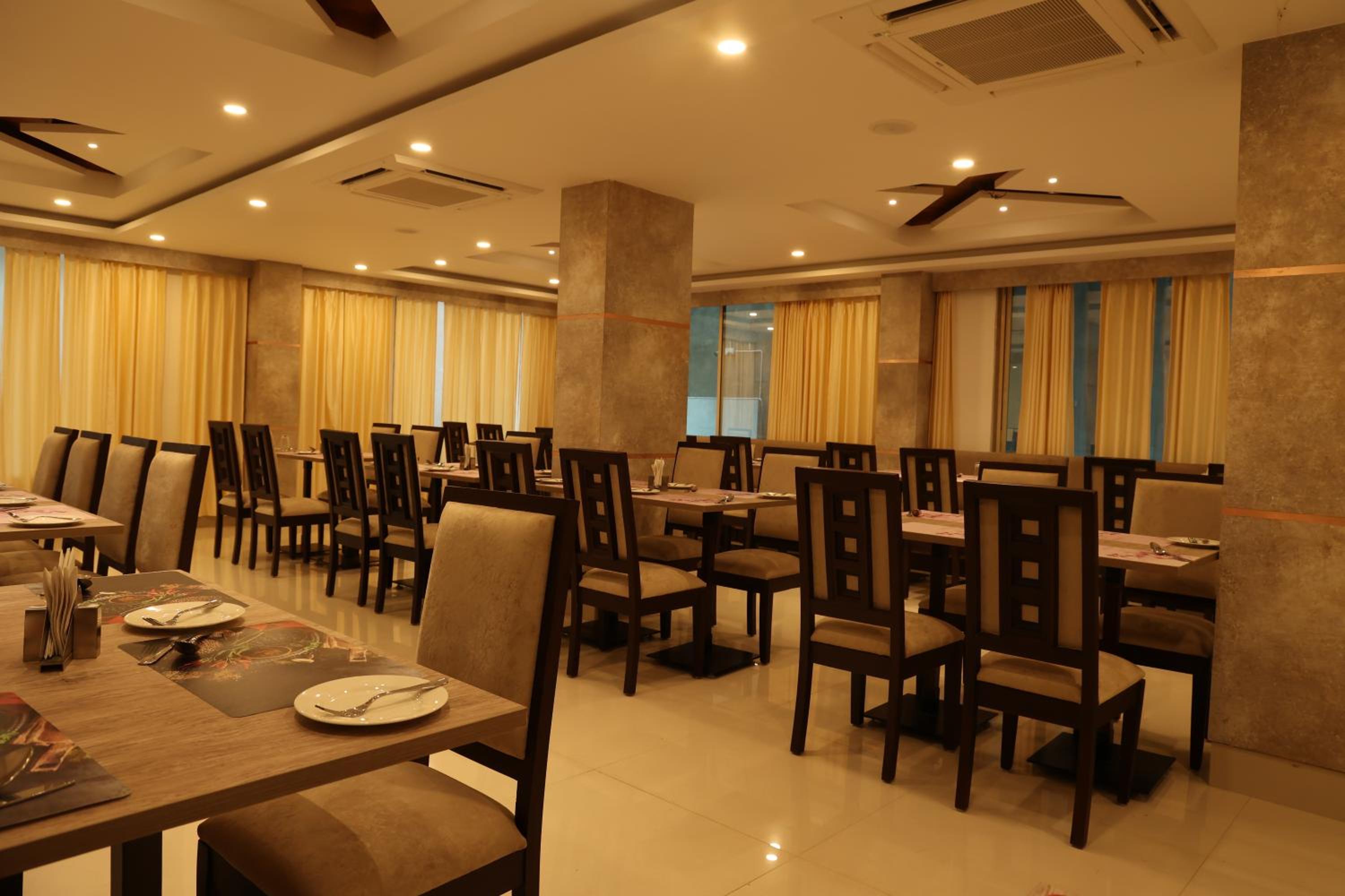 Hotel Girija Sunrise 300 Meter from Baba Dham Temple view 4