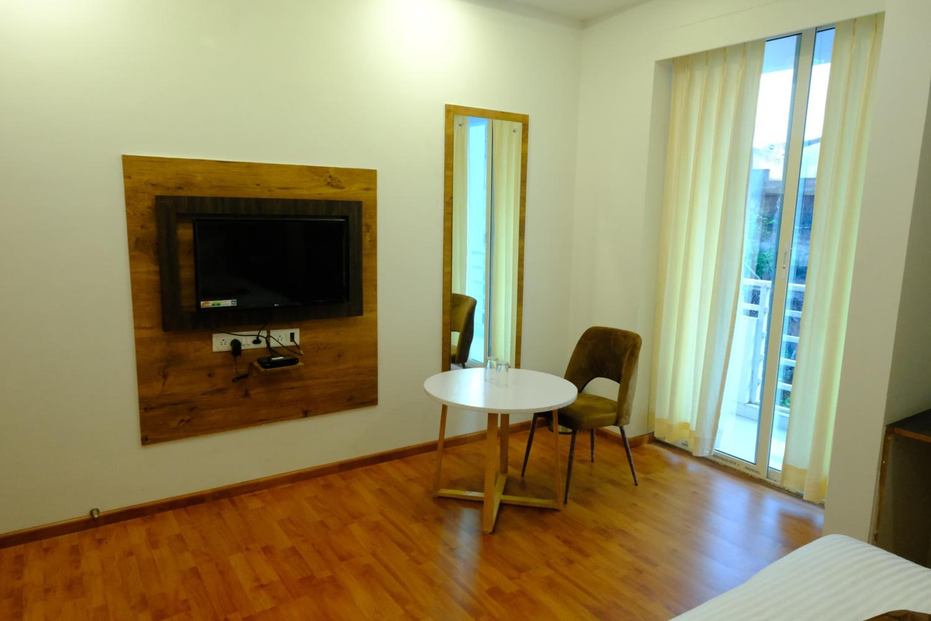 Photo 9