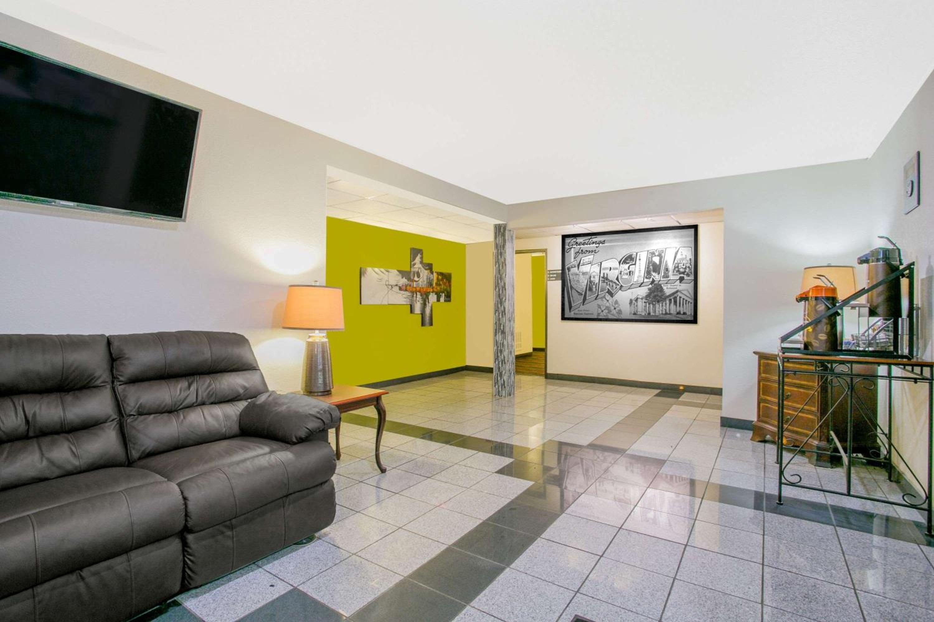 Super 8 by Wyndham South Boston VA view 4