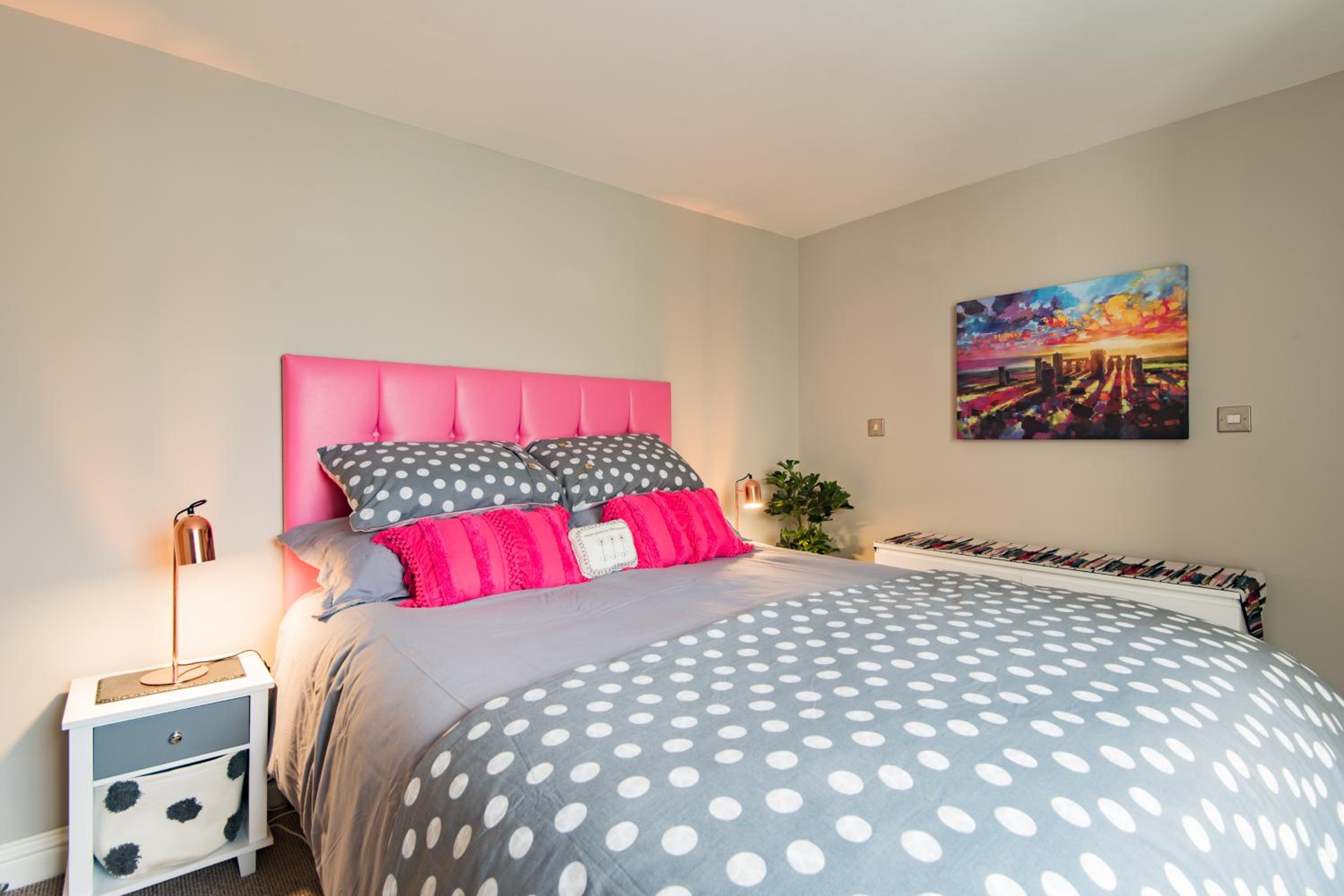 Pier View - beautiful sea view apartment in Deal view 4