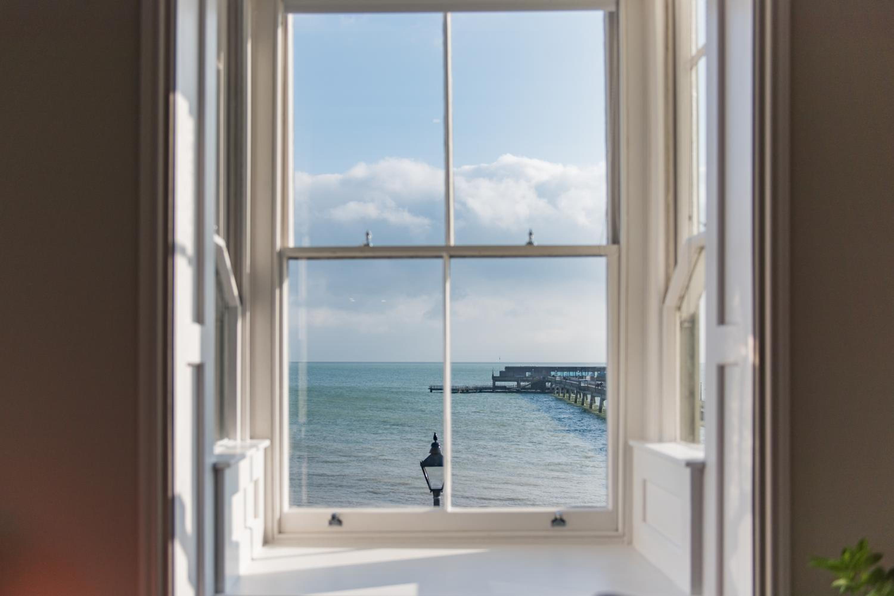 Pier View - beautiful sea view apartment in Deal view 3