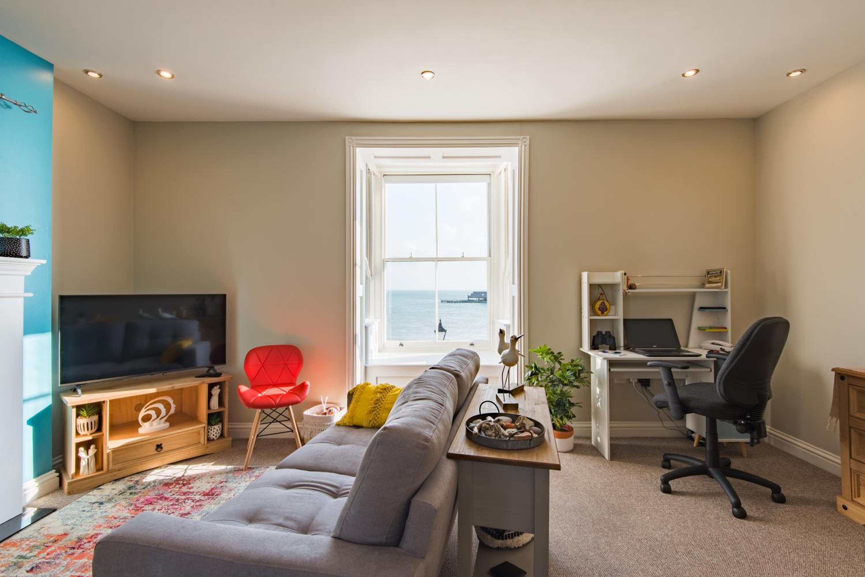 Pier View - beautiful sea view apartment in Deal view 2