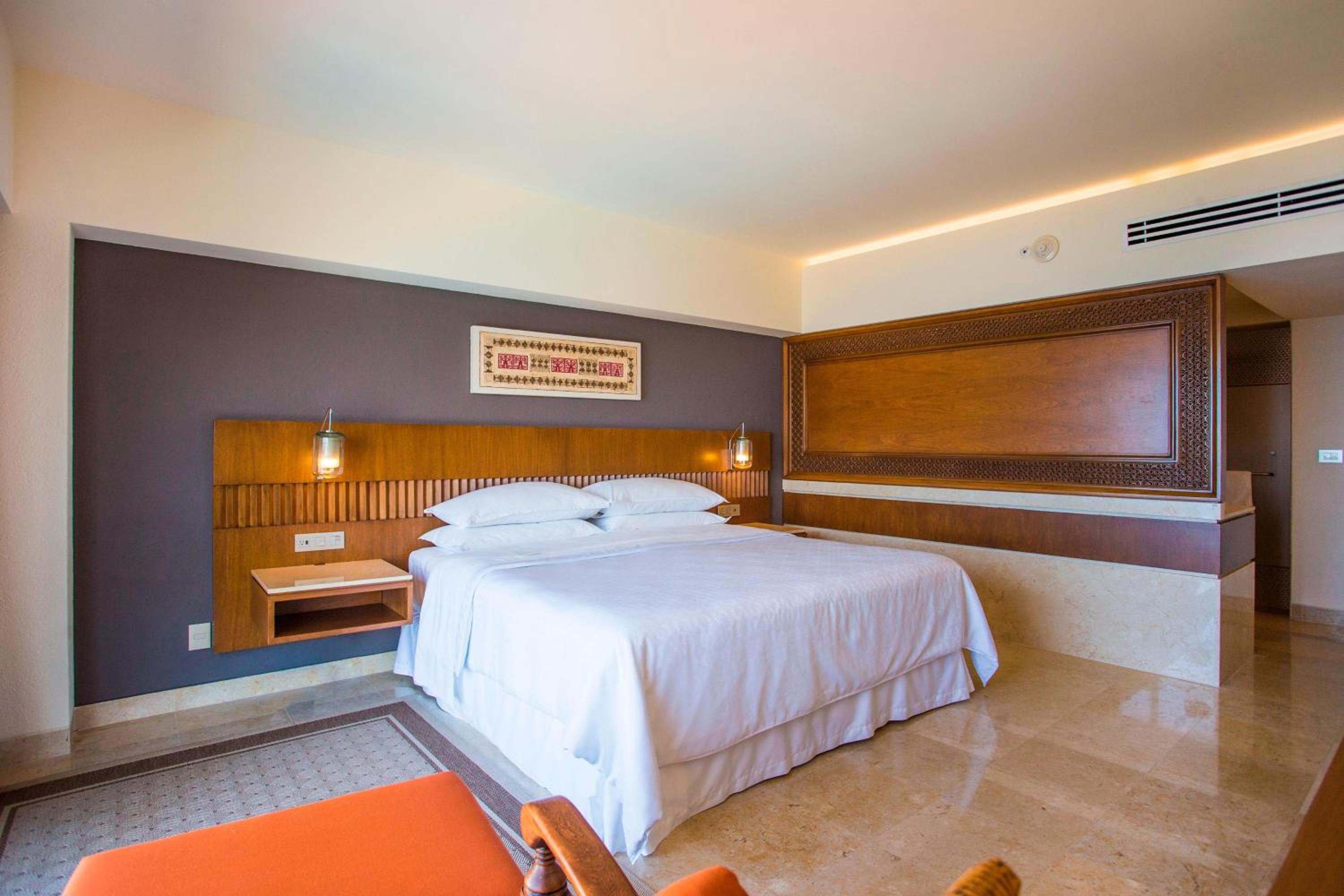 Puerto Vallarta Vacations - Sheraton Buganvilias Resort  Convention Center - Property Image 11