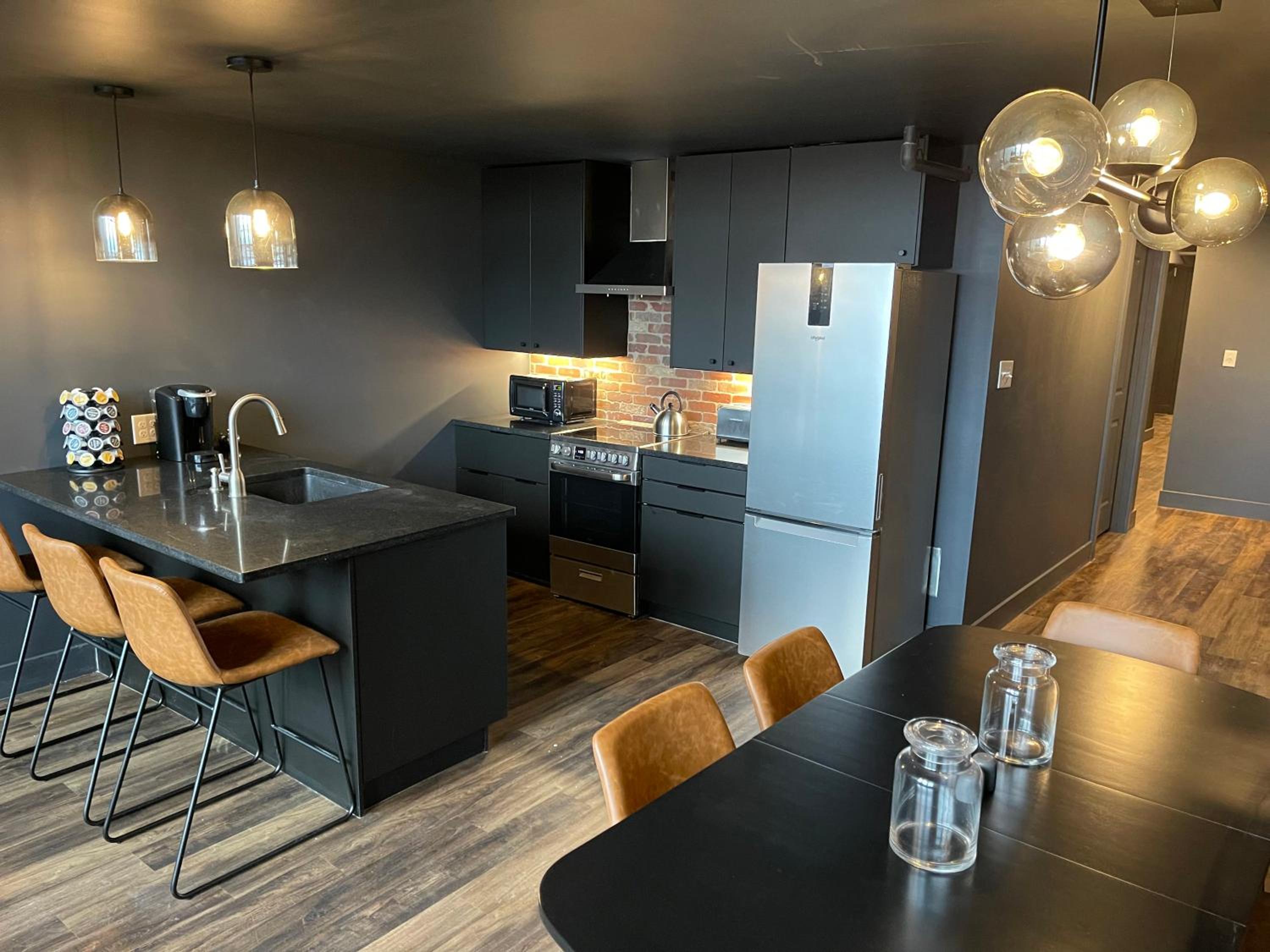Derby City Plush Loft --- 6 Bed 4 Bath by Hollyhock Suites view 5