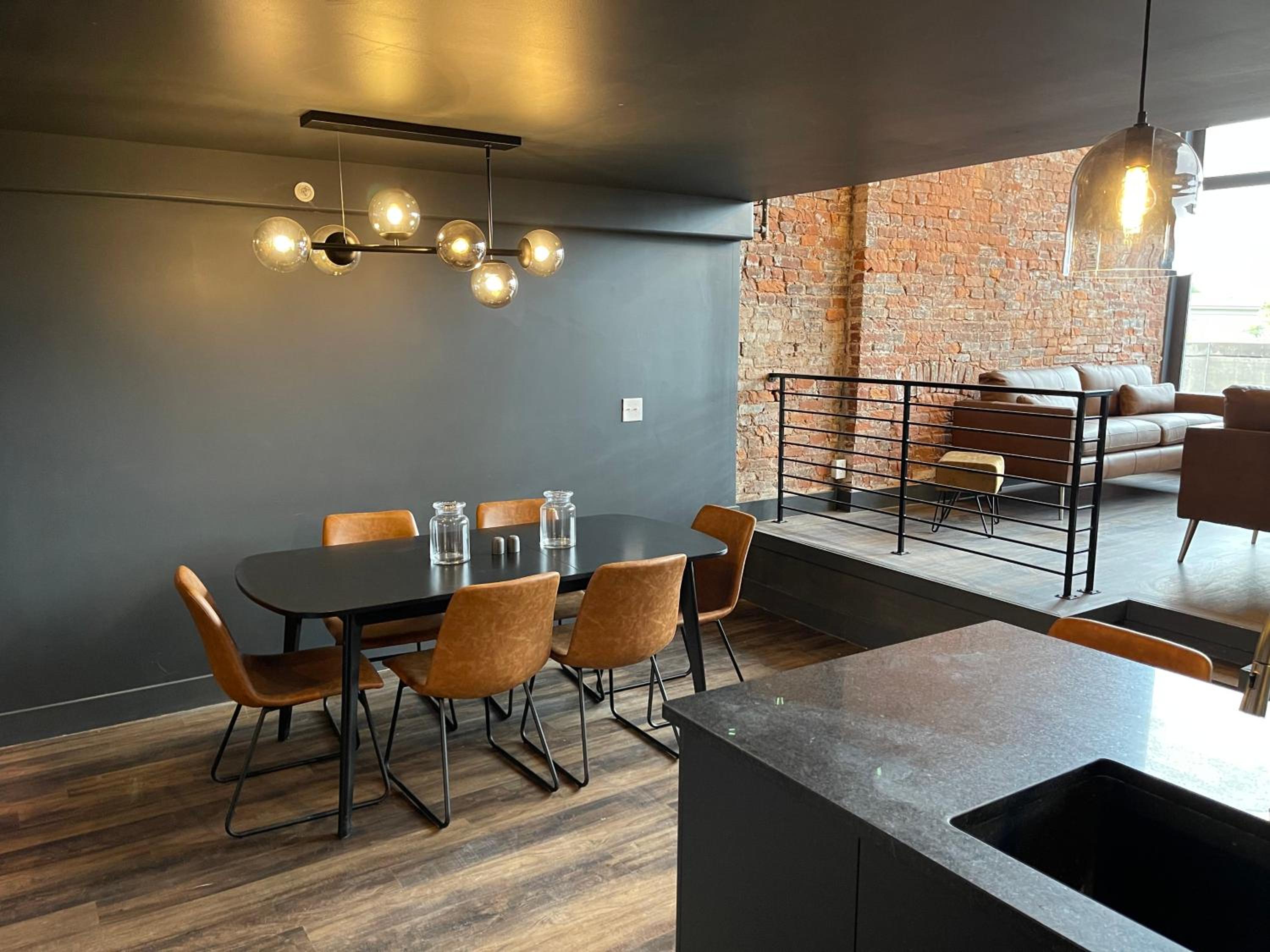 Derby City Plush Loft --- 6 Bed 4 Bath by Hollyhock Suites view 4