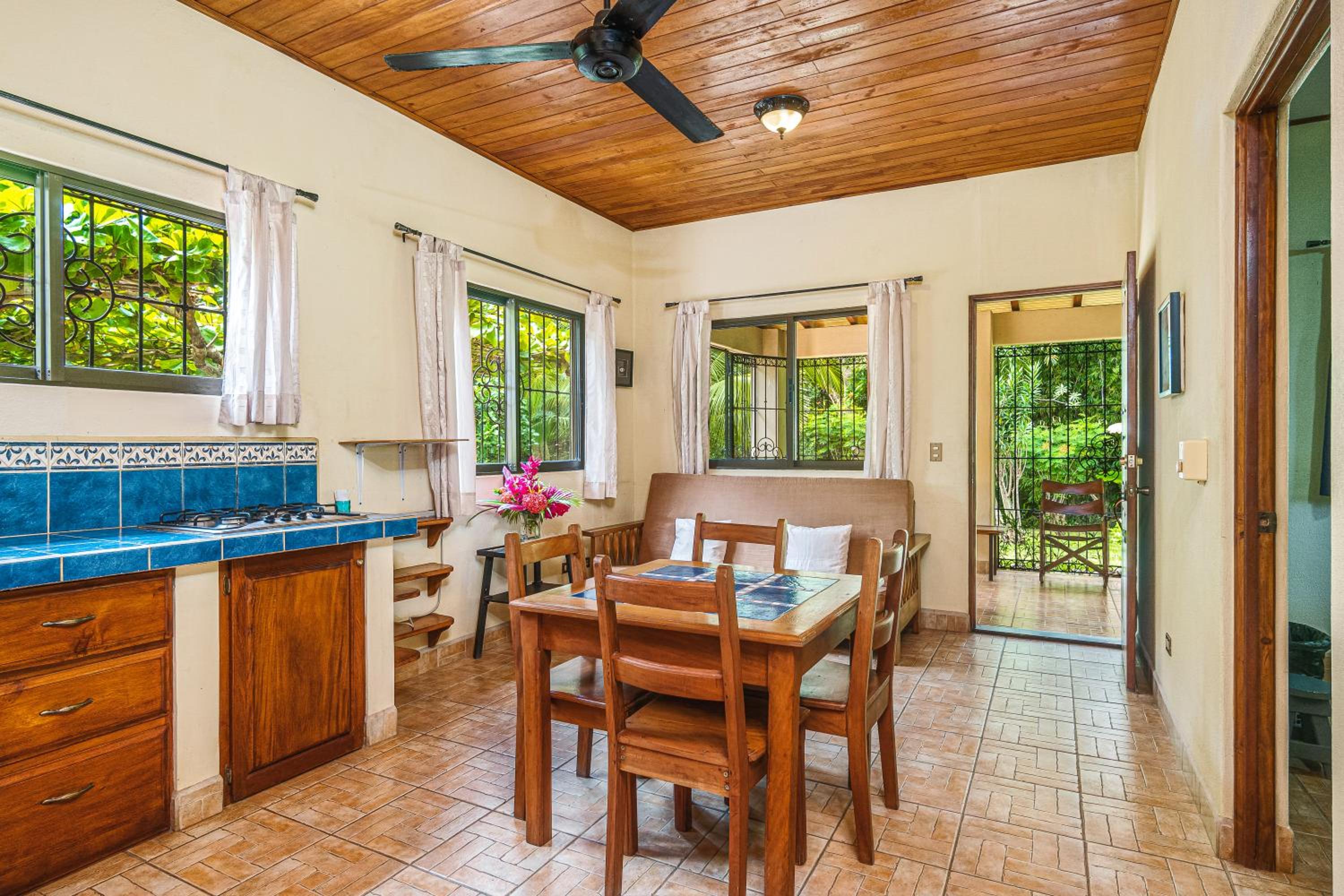 Guacamaya Lodge