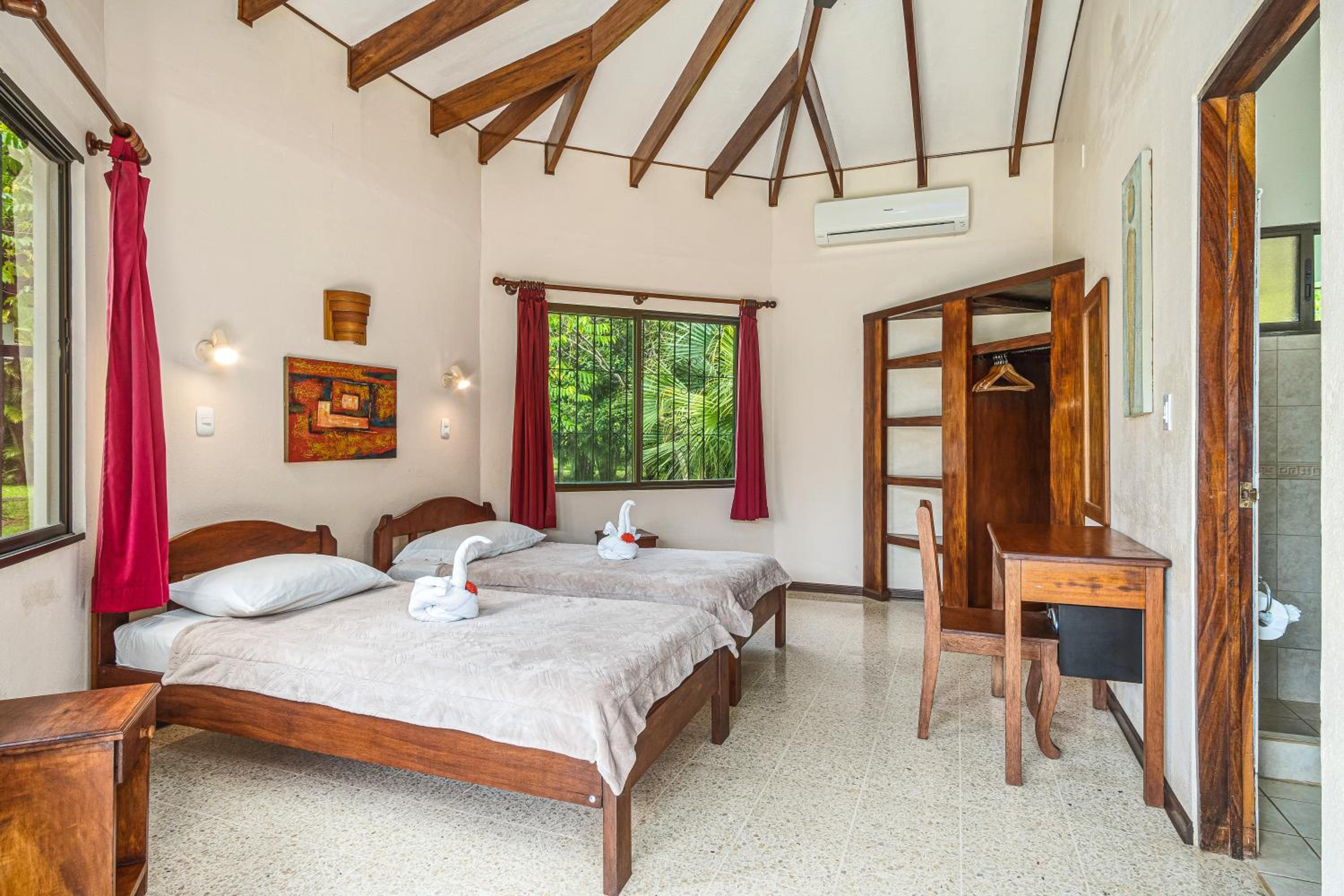 Guacamaya Lodge