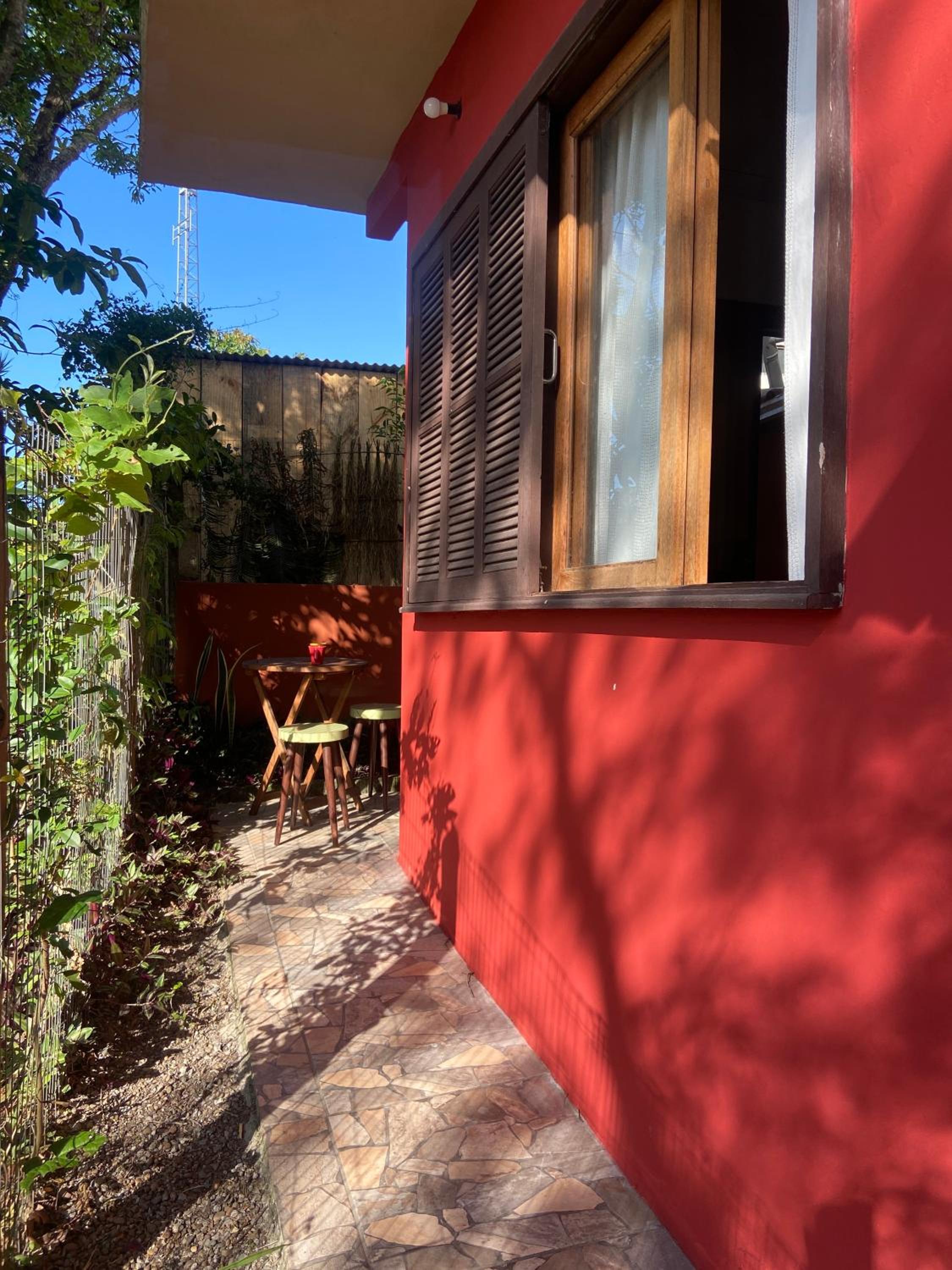 Casa Solana - confortável, em rua calma, no centro do Rosa