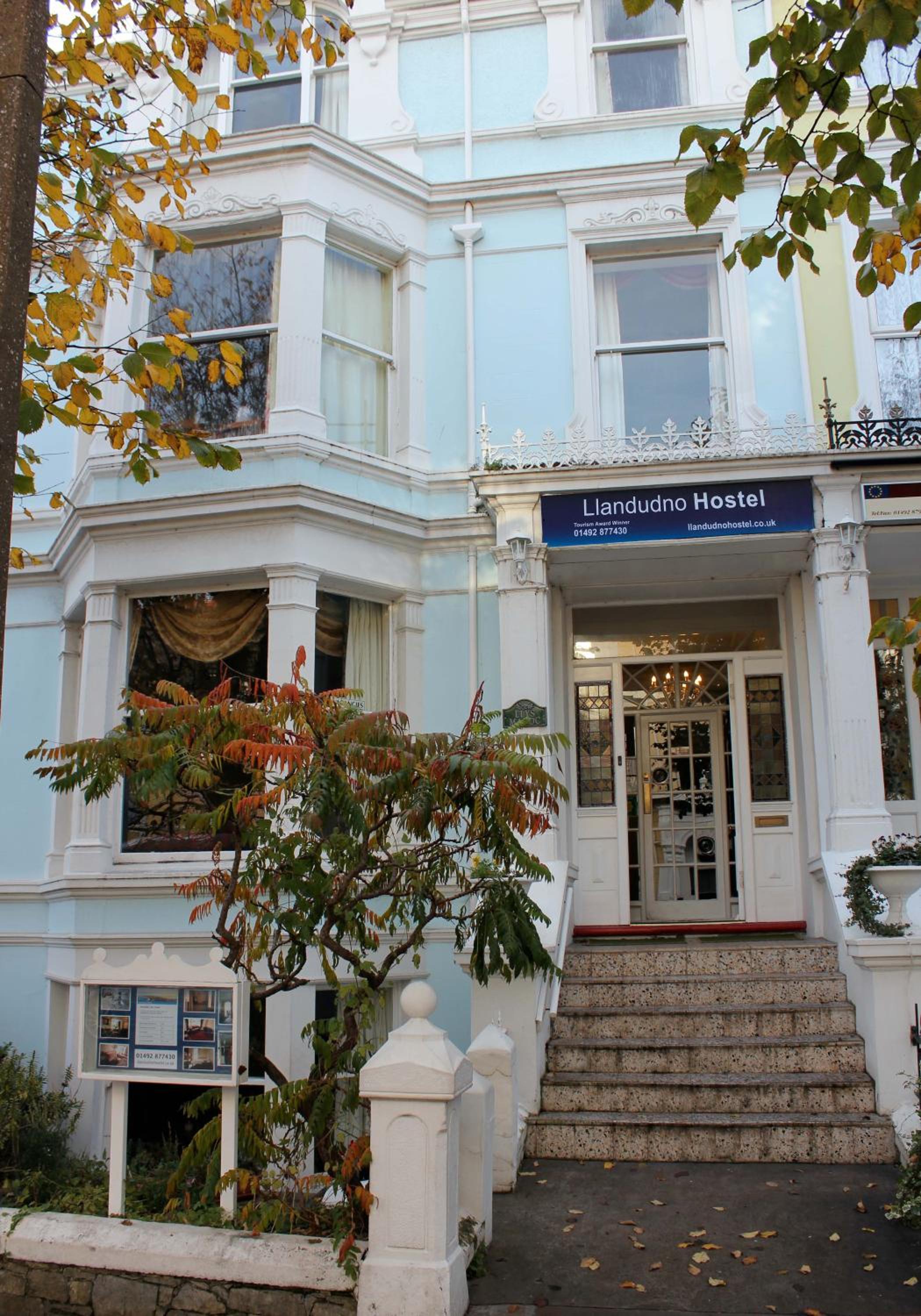 Hotel Llandudno Hostel - Image 1