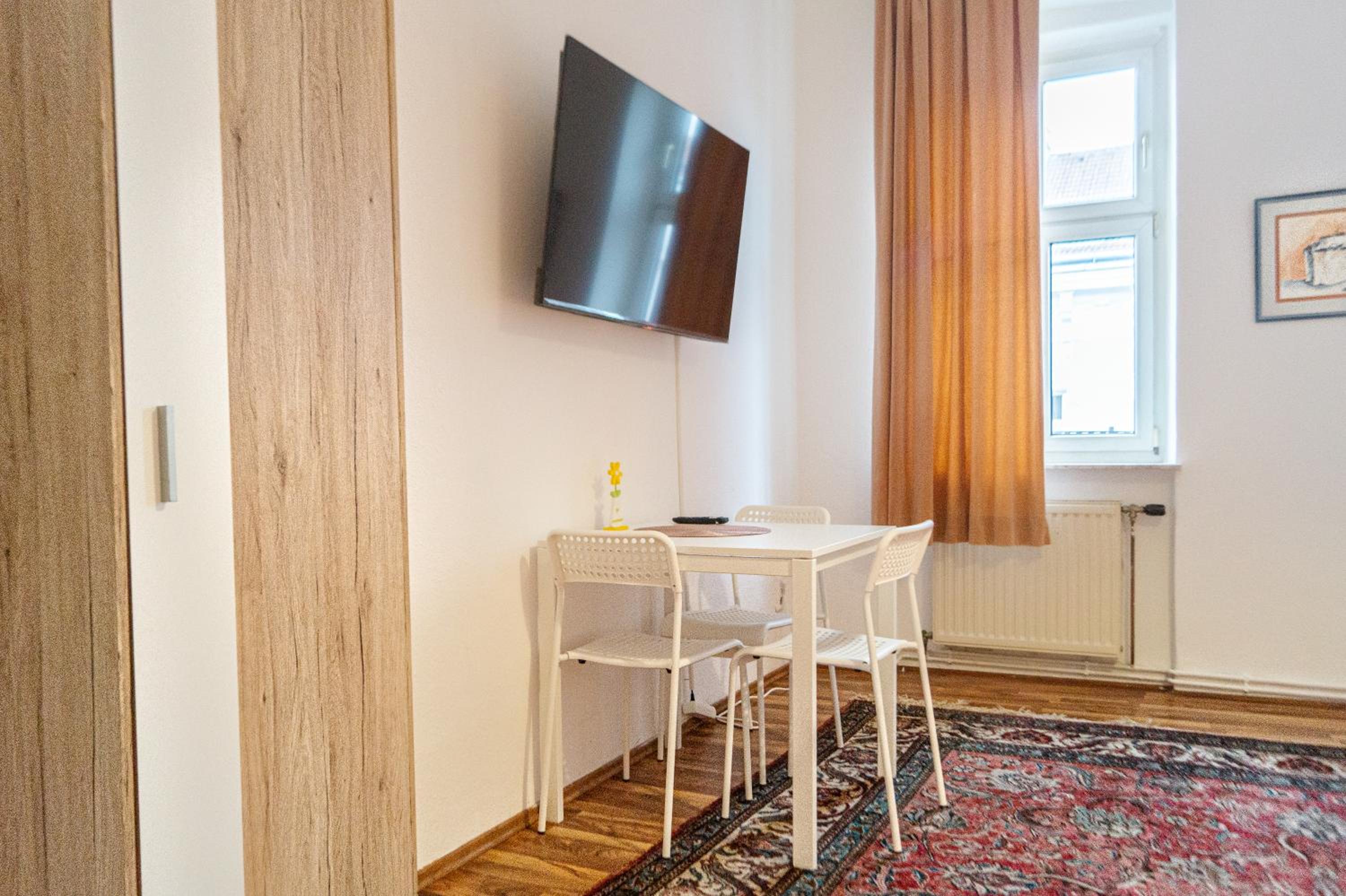 Comfy 2BR- Apartment near Wiener Stadthalle