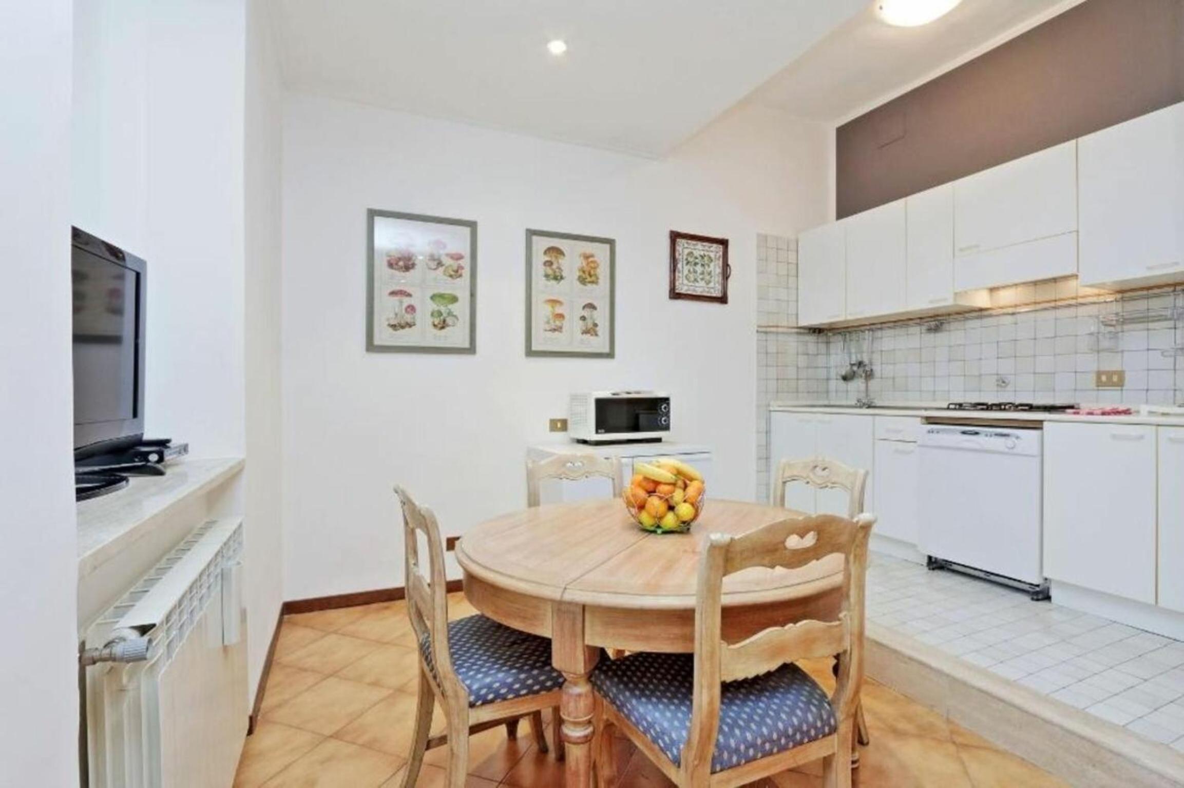 Montebello en Rome — kitchen